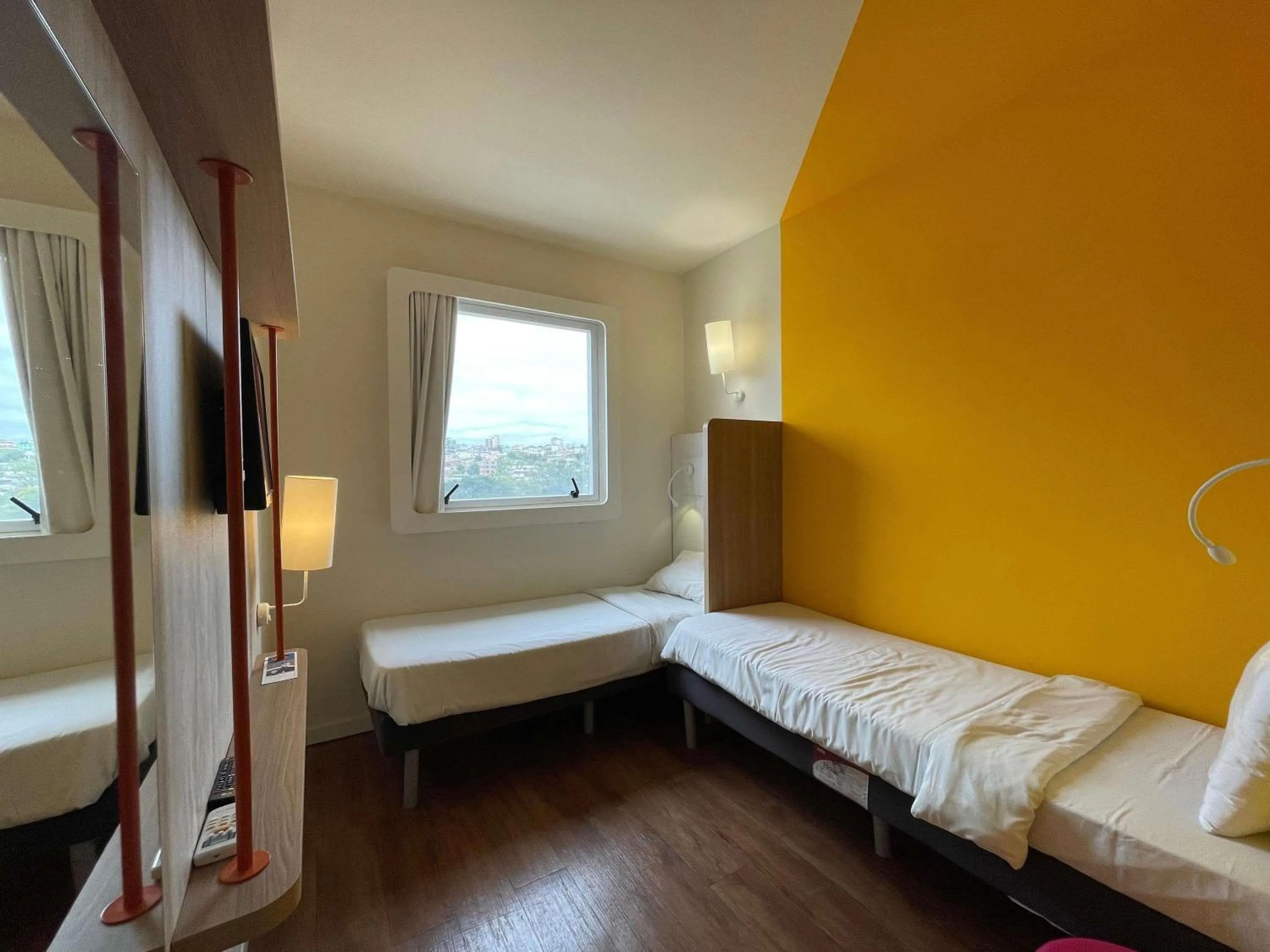 Bedroom, Bed in ibis budget Barbacena