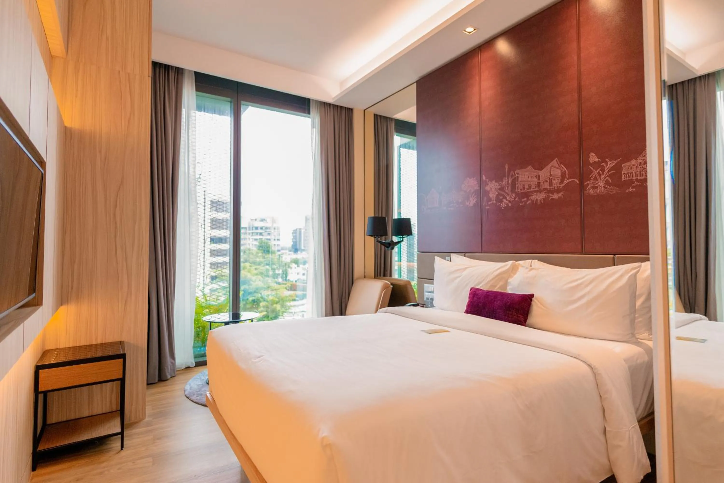 Bedroom, Bed in Mercure Singapore On Stevens