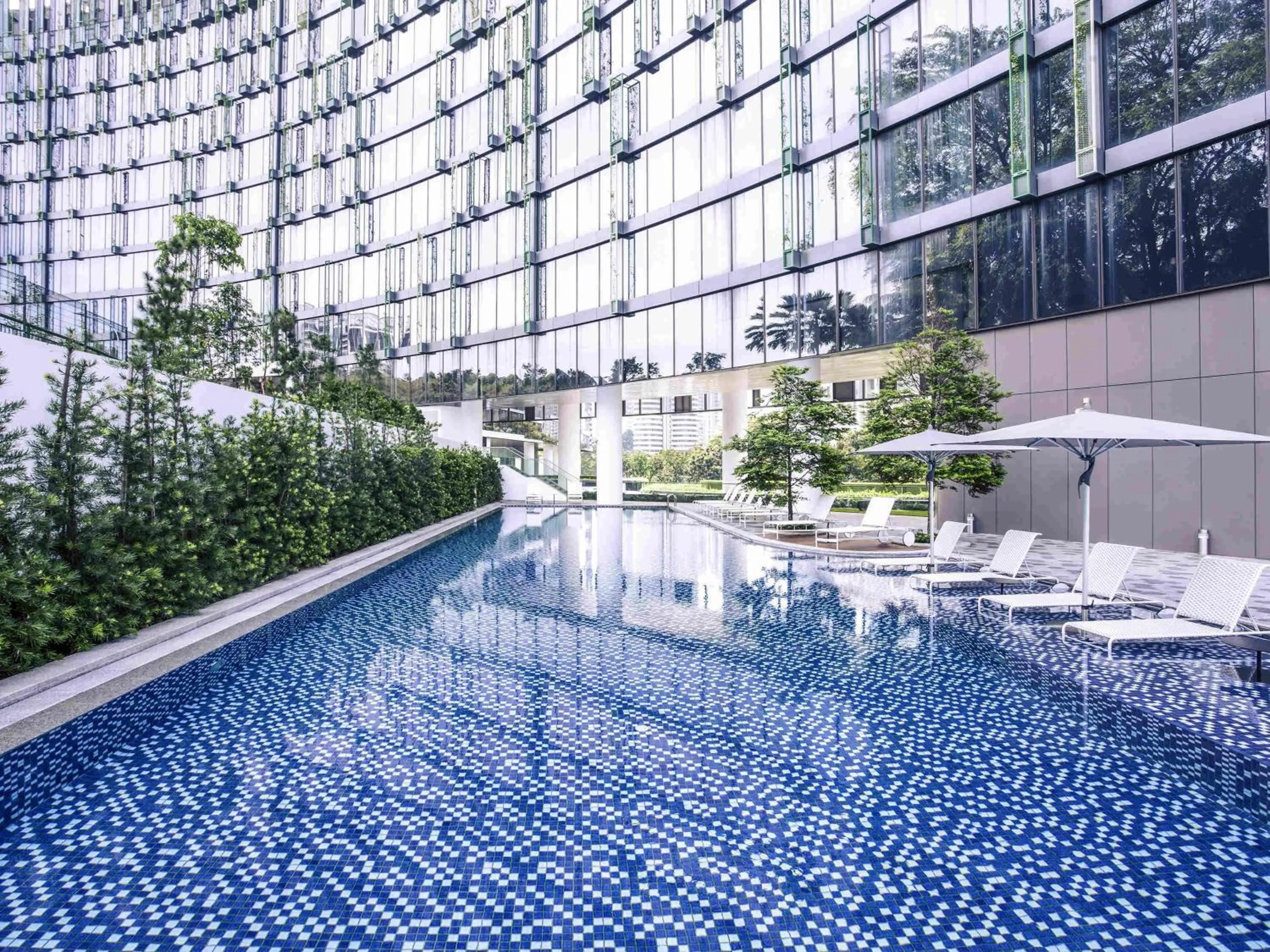 Pool view in Mercure Singapore On Stevens