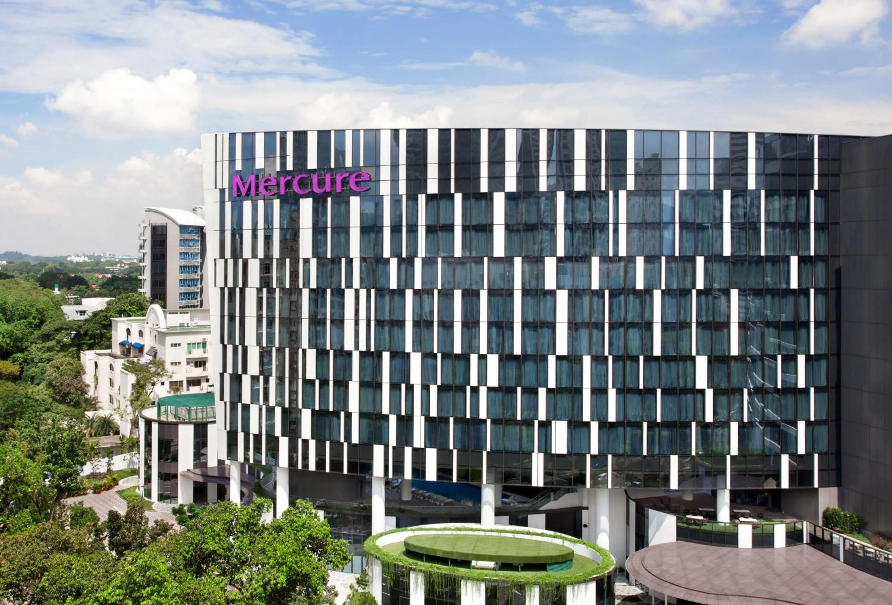 Property building in Mercure Singapore On Stevens
