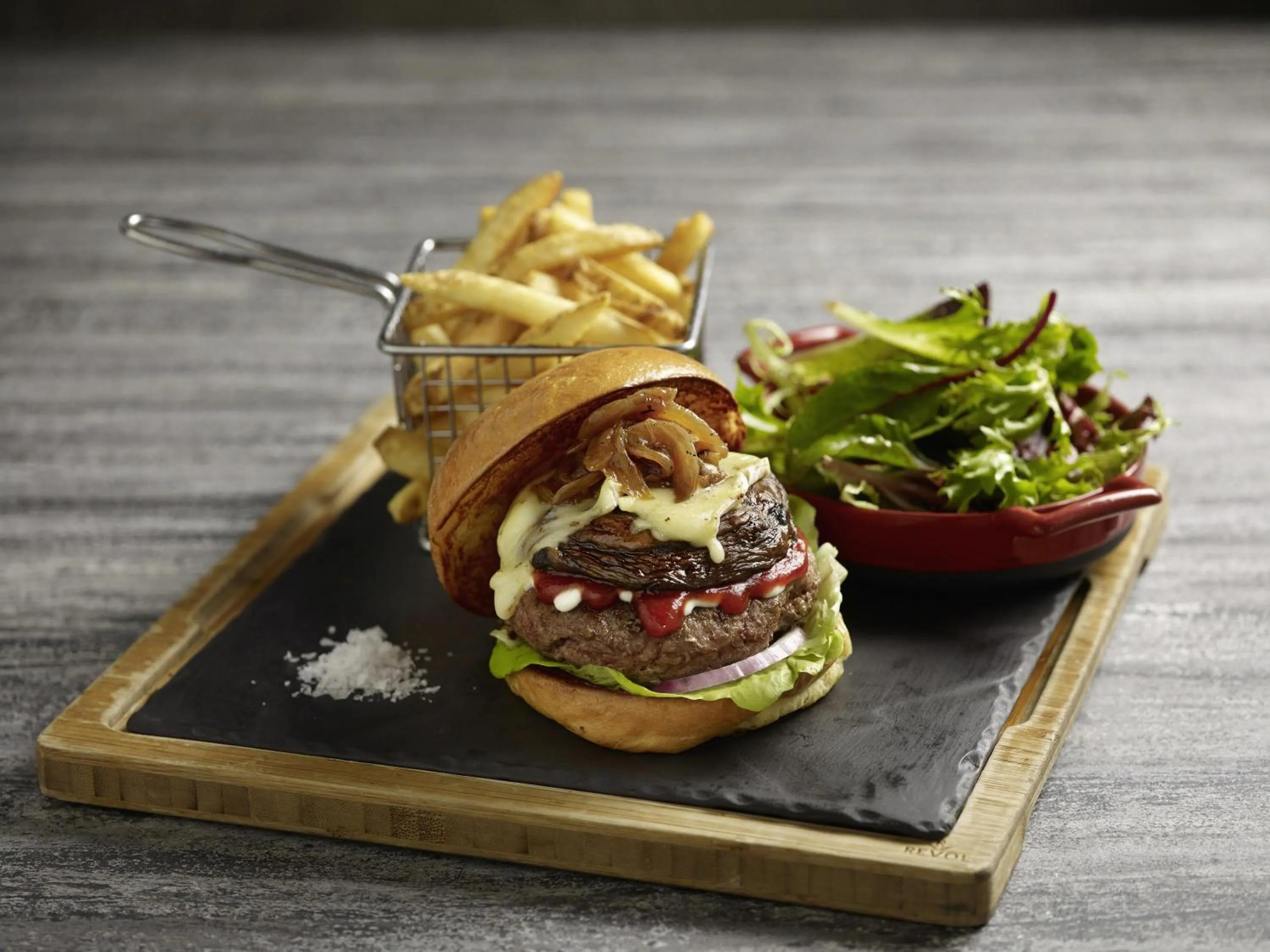 Restaurant/places to eat in Mercure Singapore On Stevens