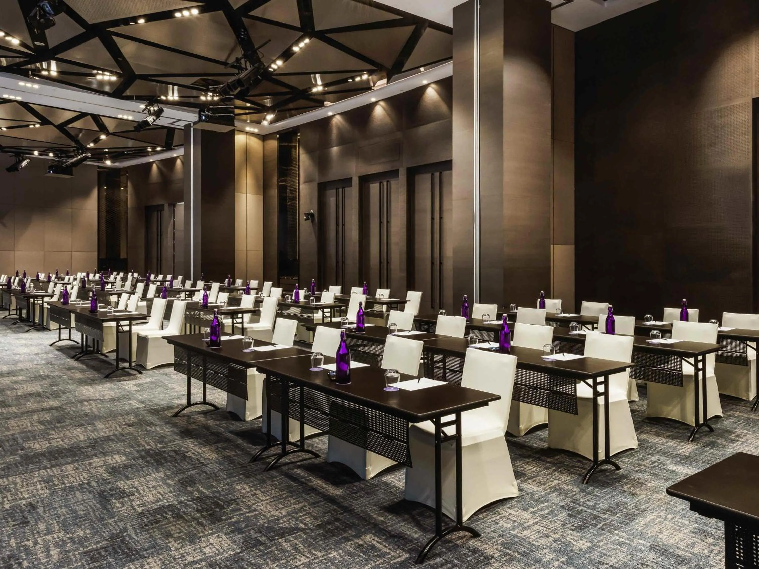 Meeting/conference room in Mercure Singapore On Stevens