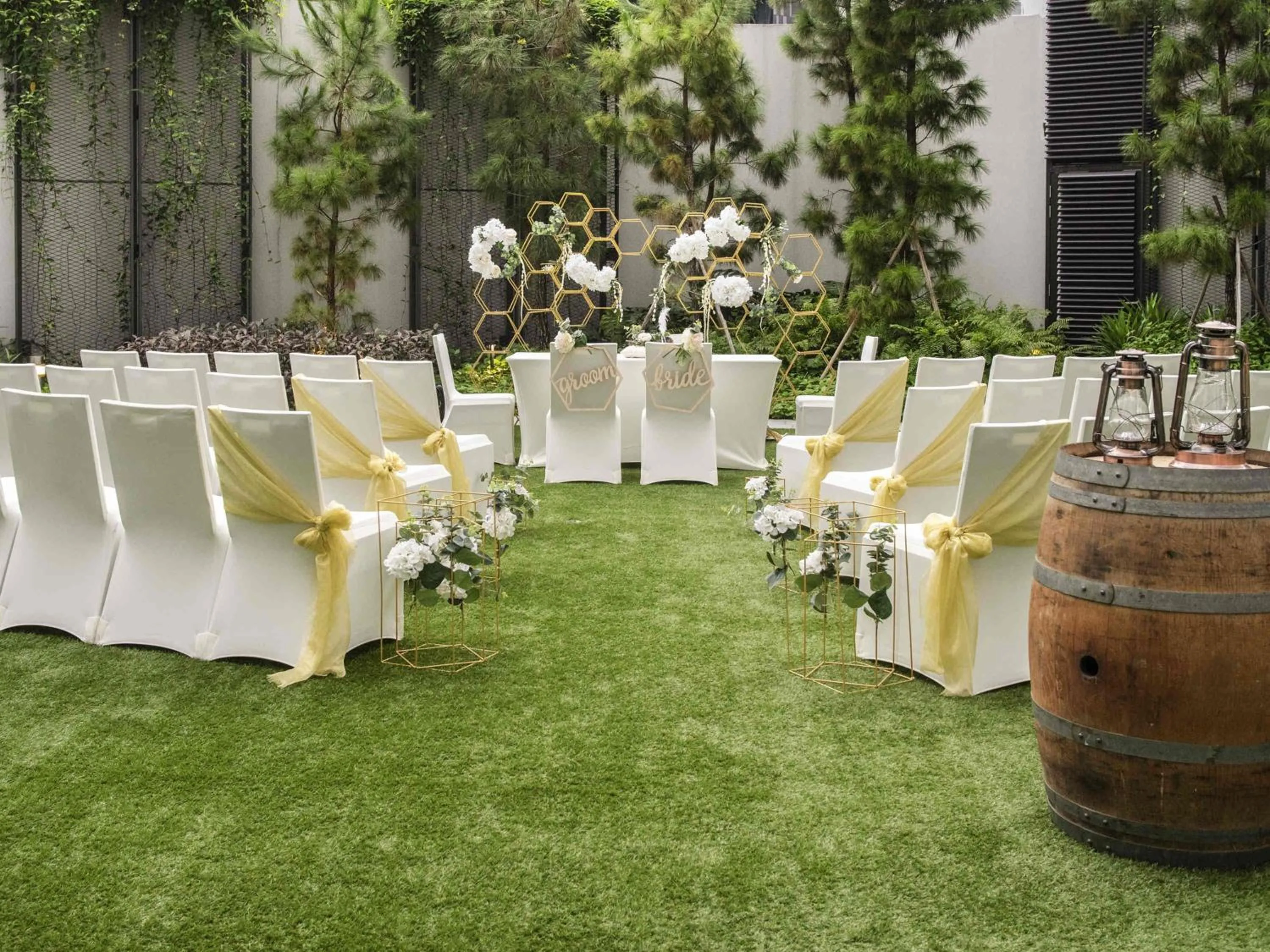 wedding in Novotel Singapore On Stevens