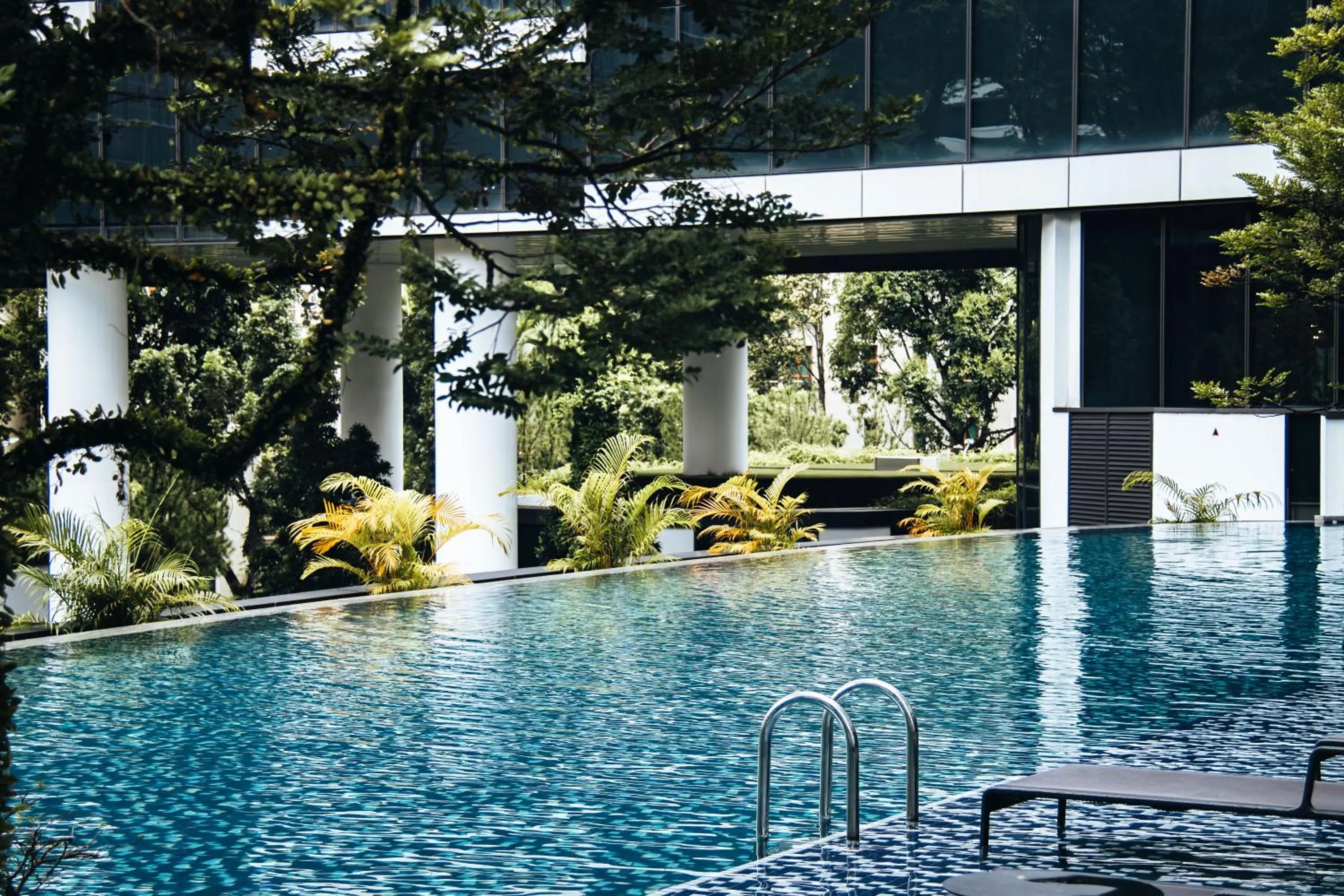 Swimming pool in Novotel Singapore On Stevens