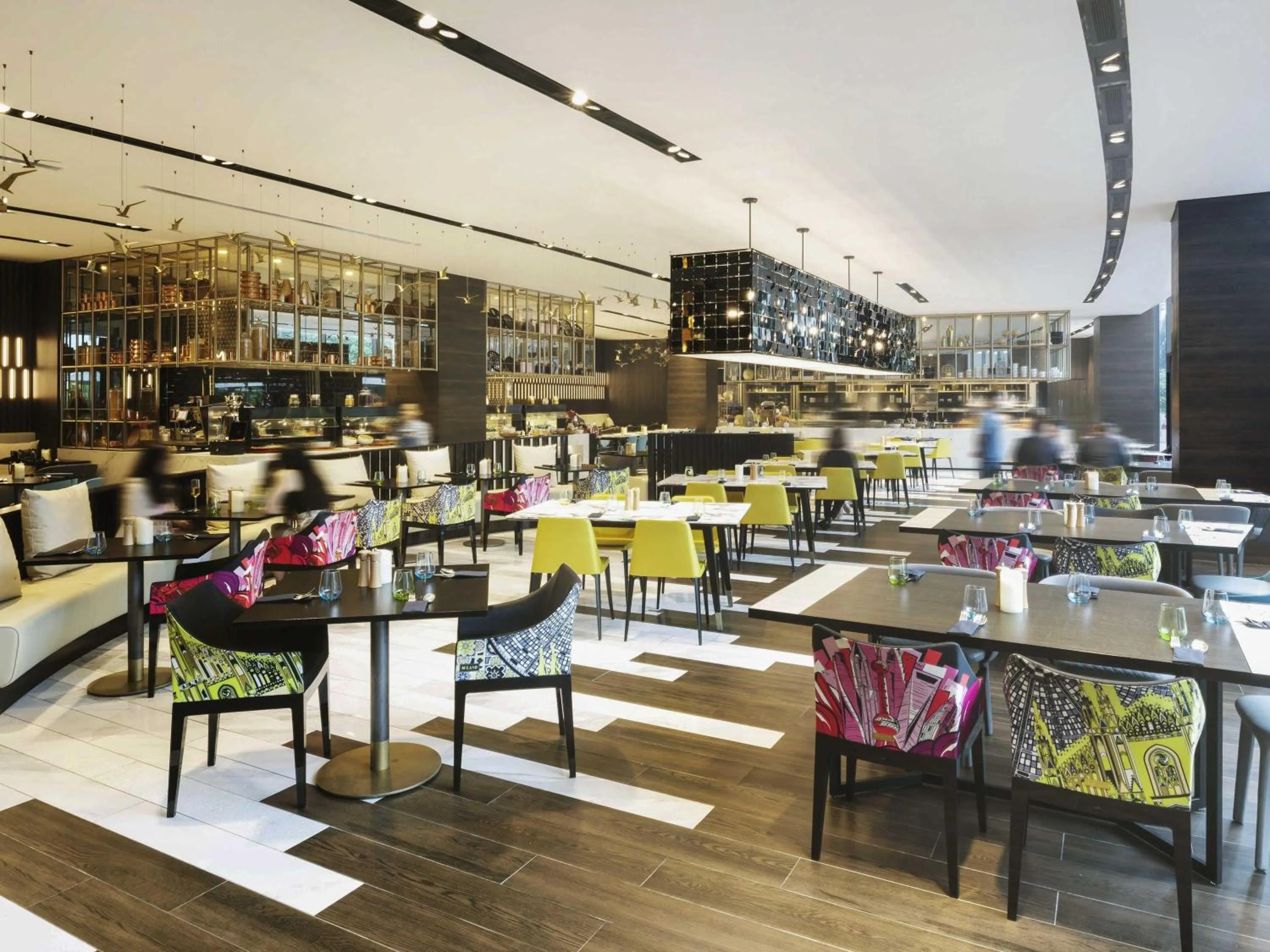 Restaurant/places to eat in Novotel Singapore On Stevens