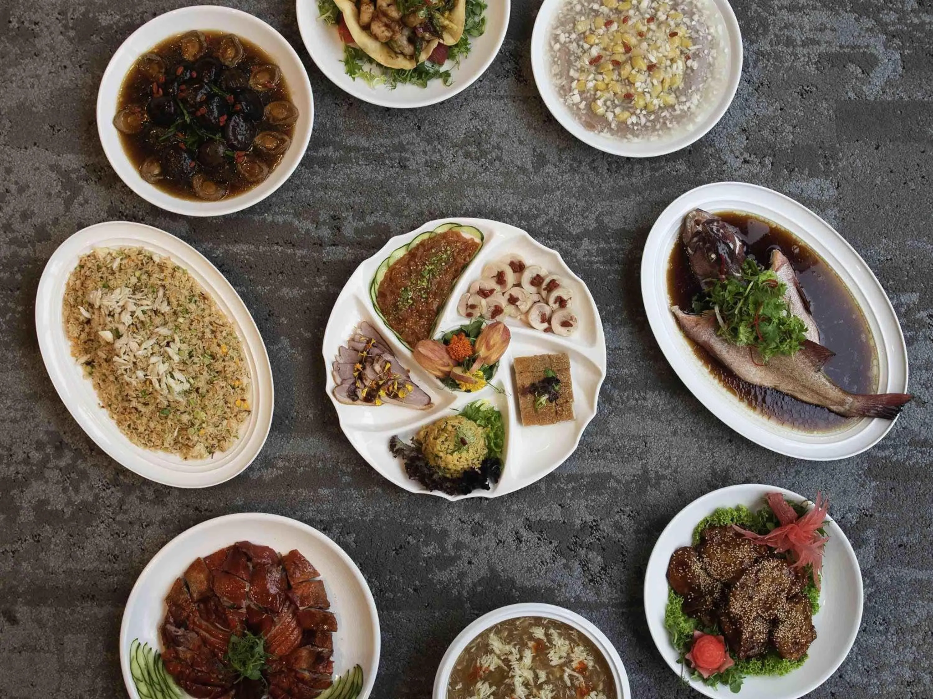 Restaurant/places to eat in Novotel Singapore On Stevens