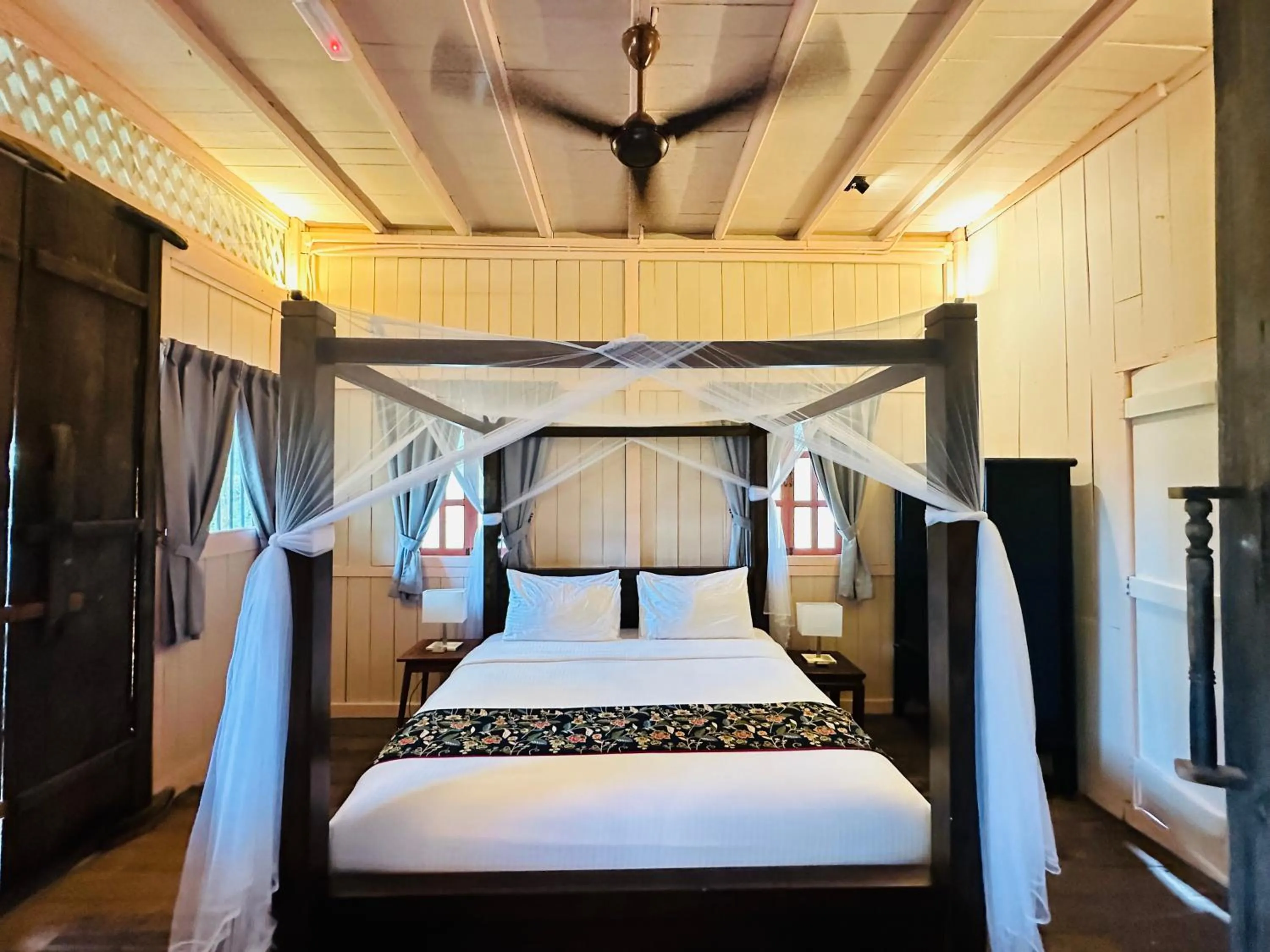 Bedroom, Bed in Temple Tree Resort