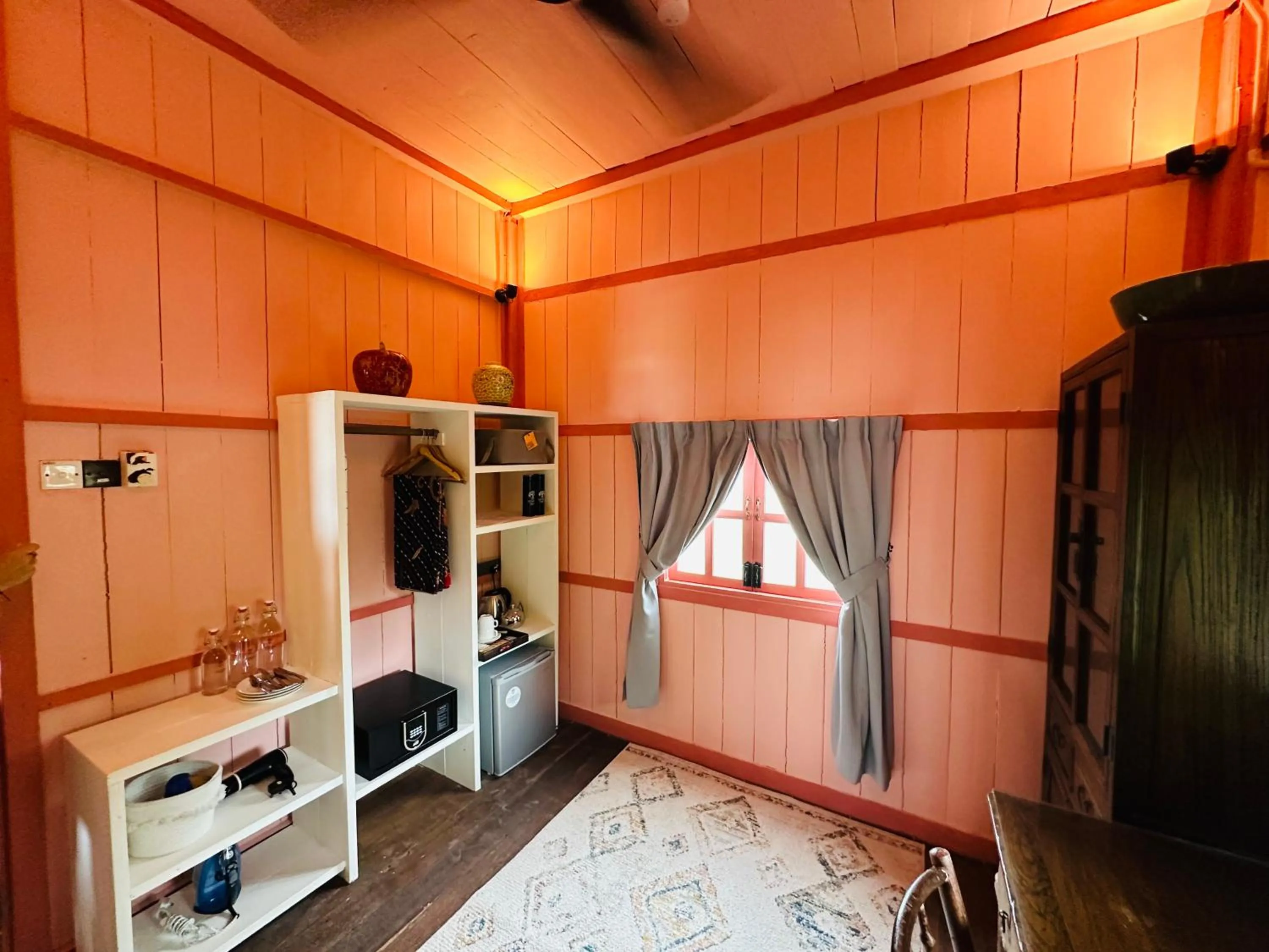 Living room, Bed in Temple Tree Resort