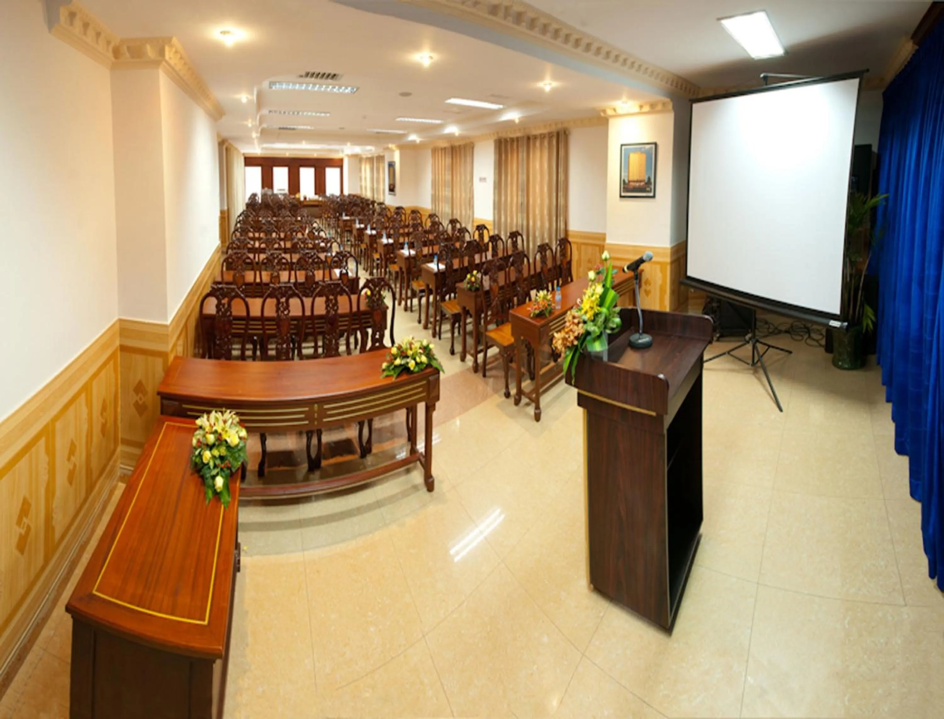 Business facilities in New Pacific Hotel