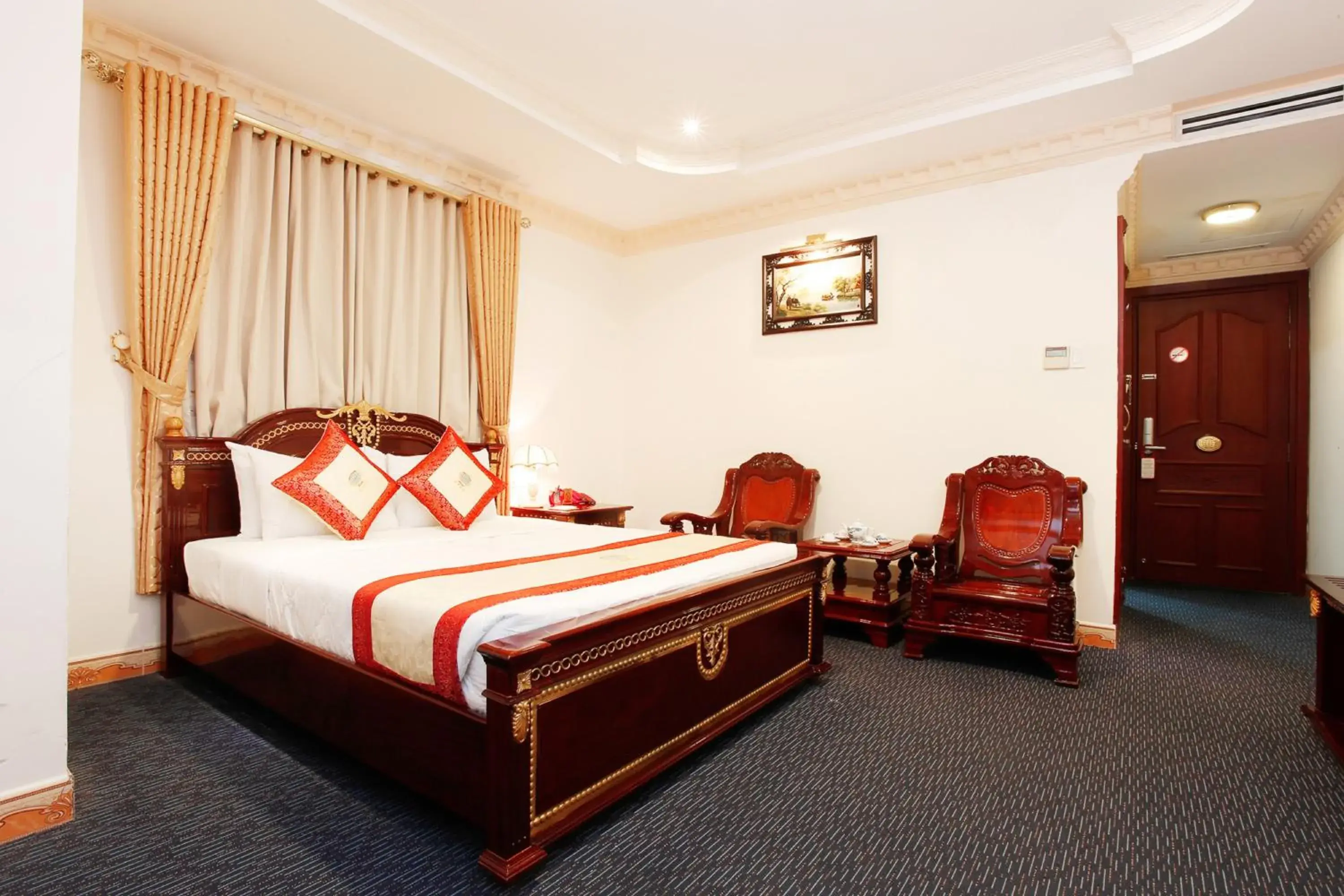 Deluxe Double Room in New Pacific Hotel Deluxe Double Room in New Pacific Hotel