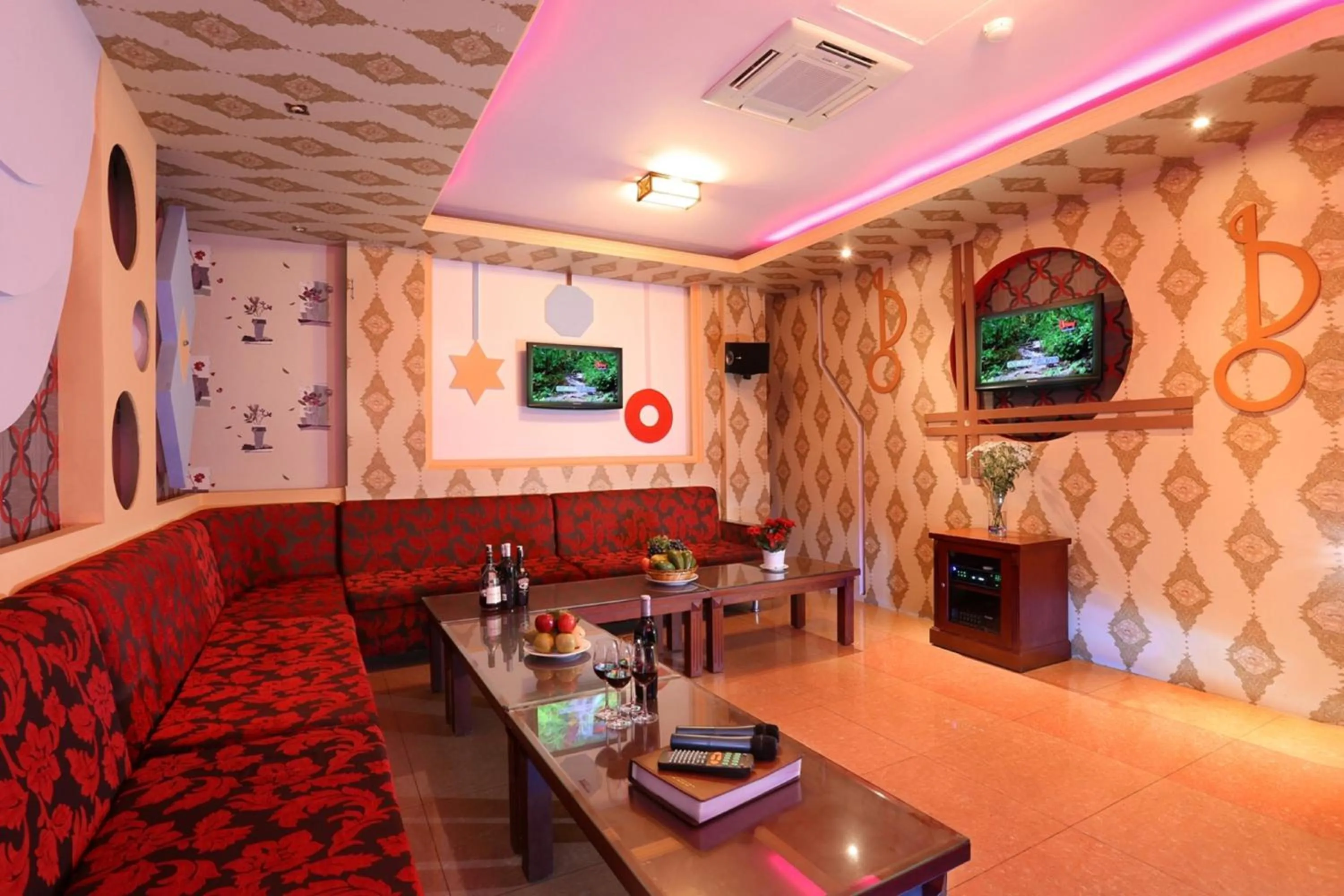 Karaoke in New Pacific Hotel