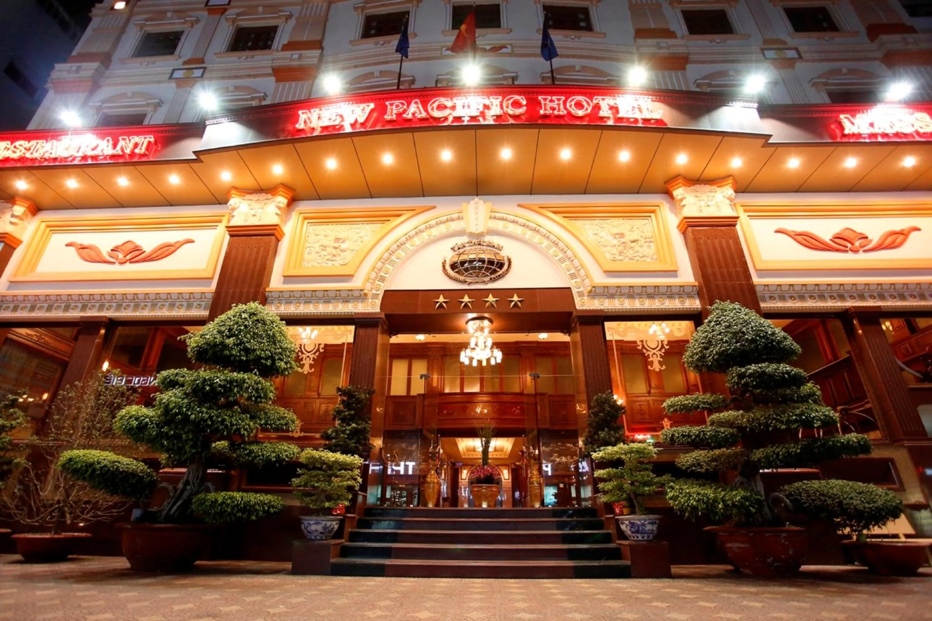 Facade/entrance in New Pacific Hotel