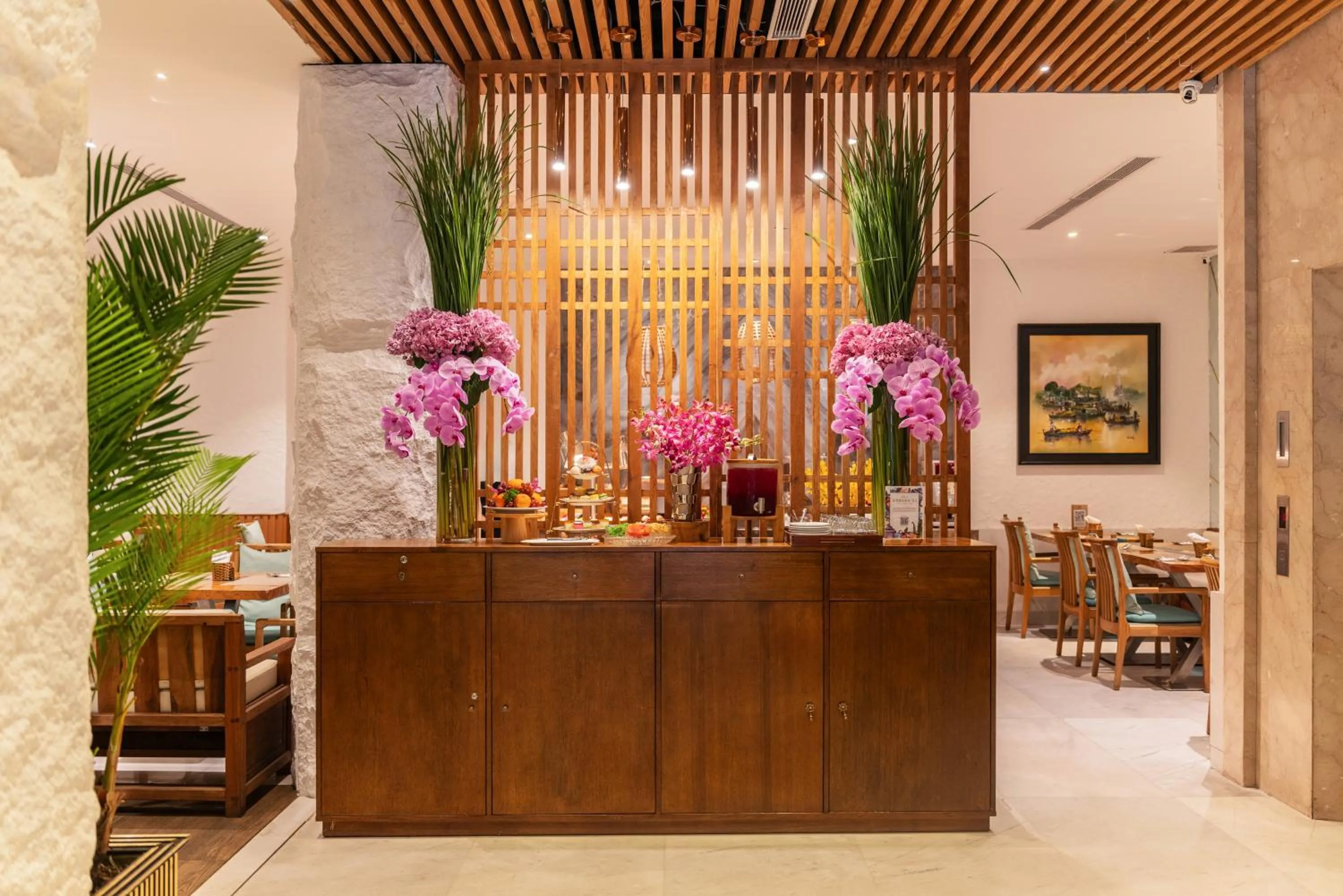 Food and drinks in A&EM Art Hotel