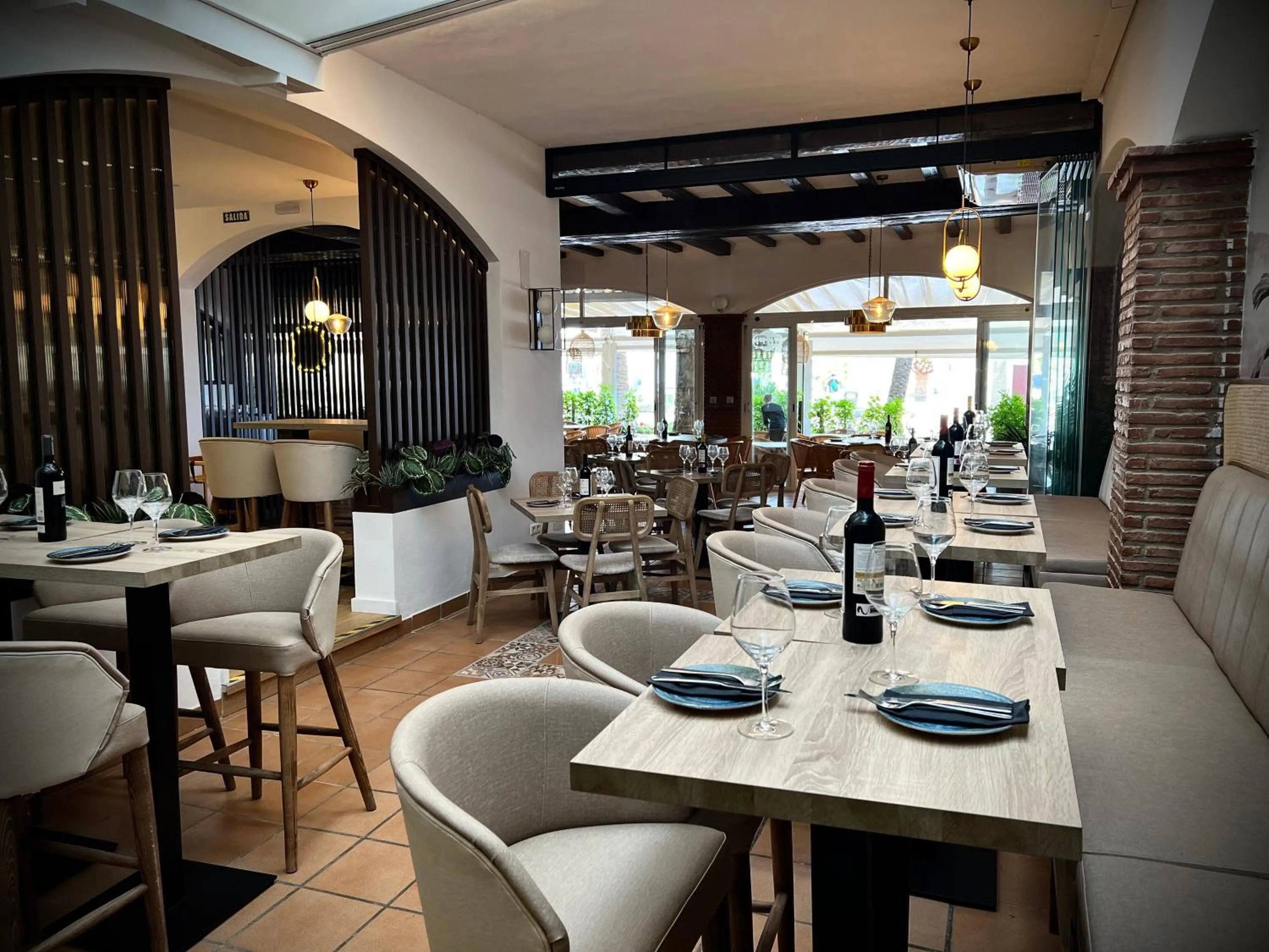 Restaurant/places to eat in Hostal Marissal by Dorobe