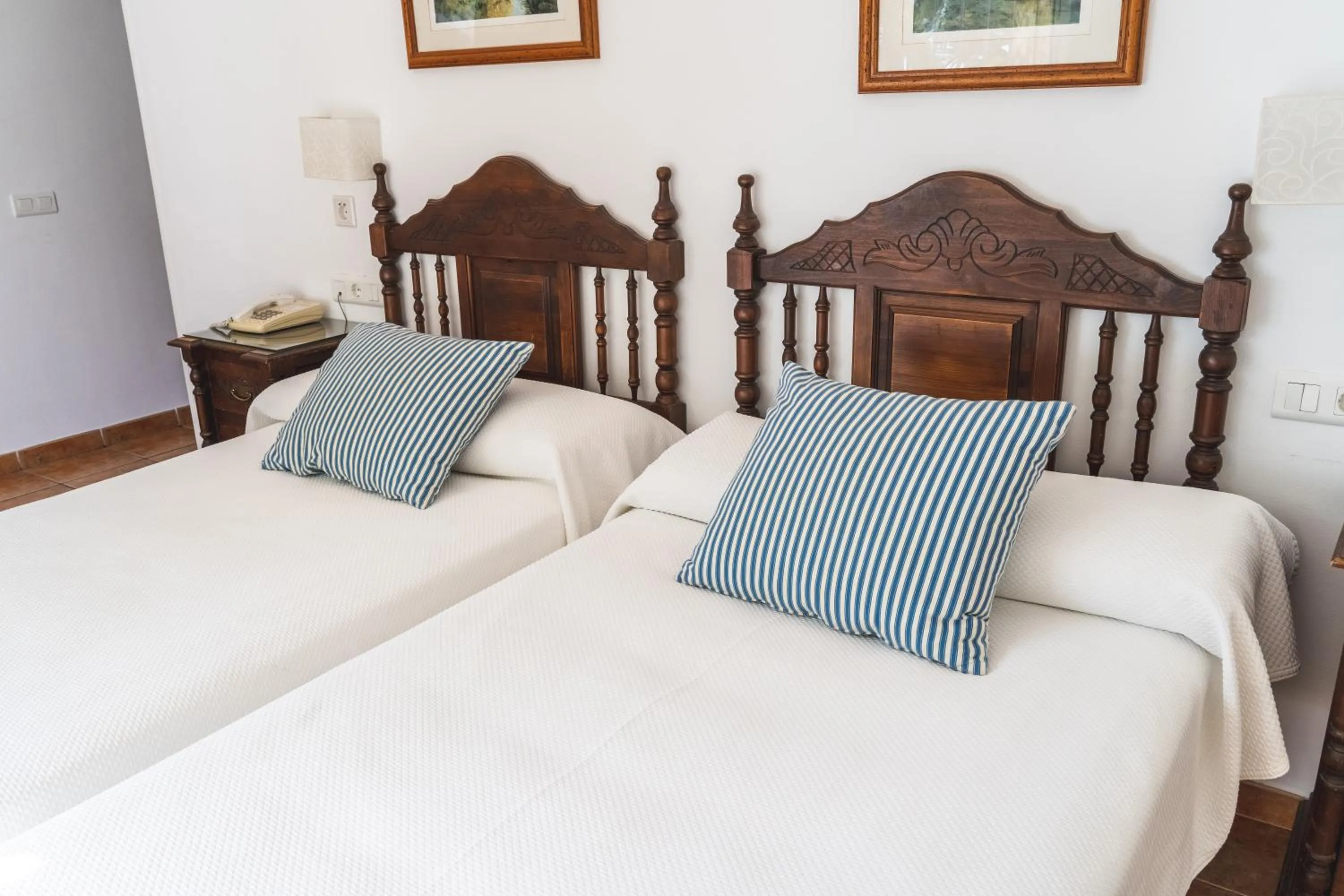 Bed in Hostal Marissal by Dorobe