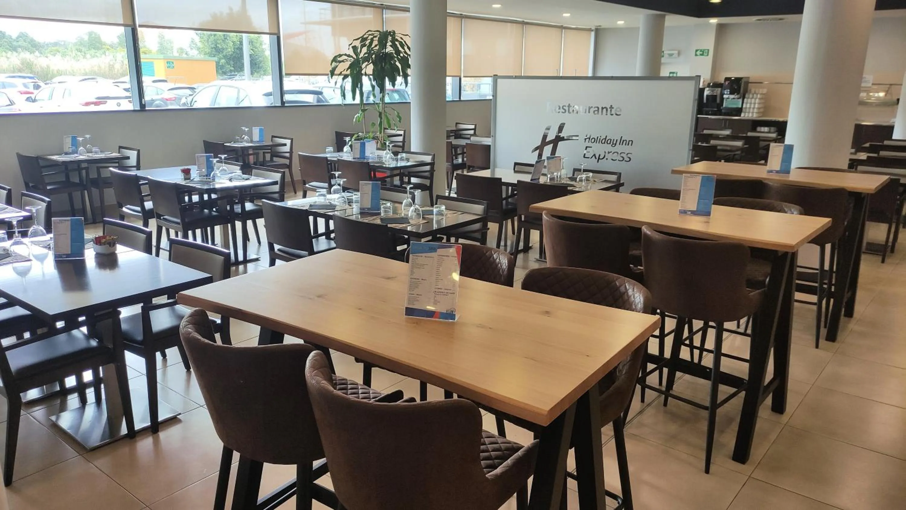 Restaurant/places to eat in Holiday Inn Express Campo de Gibraltar-Barrios by IHG
