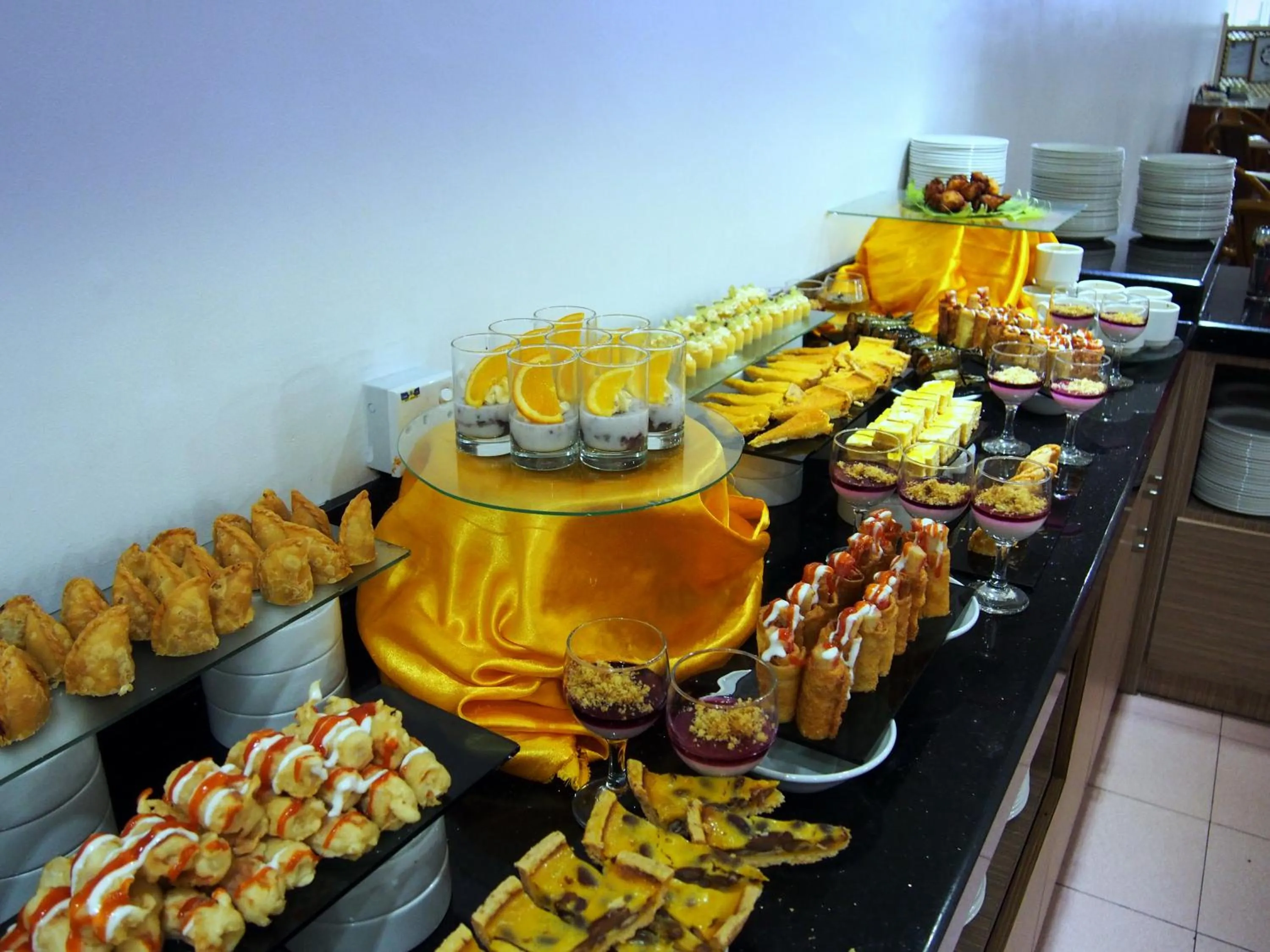 Restaurant/places to eat in Hotel Grand Continental Langkawi