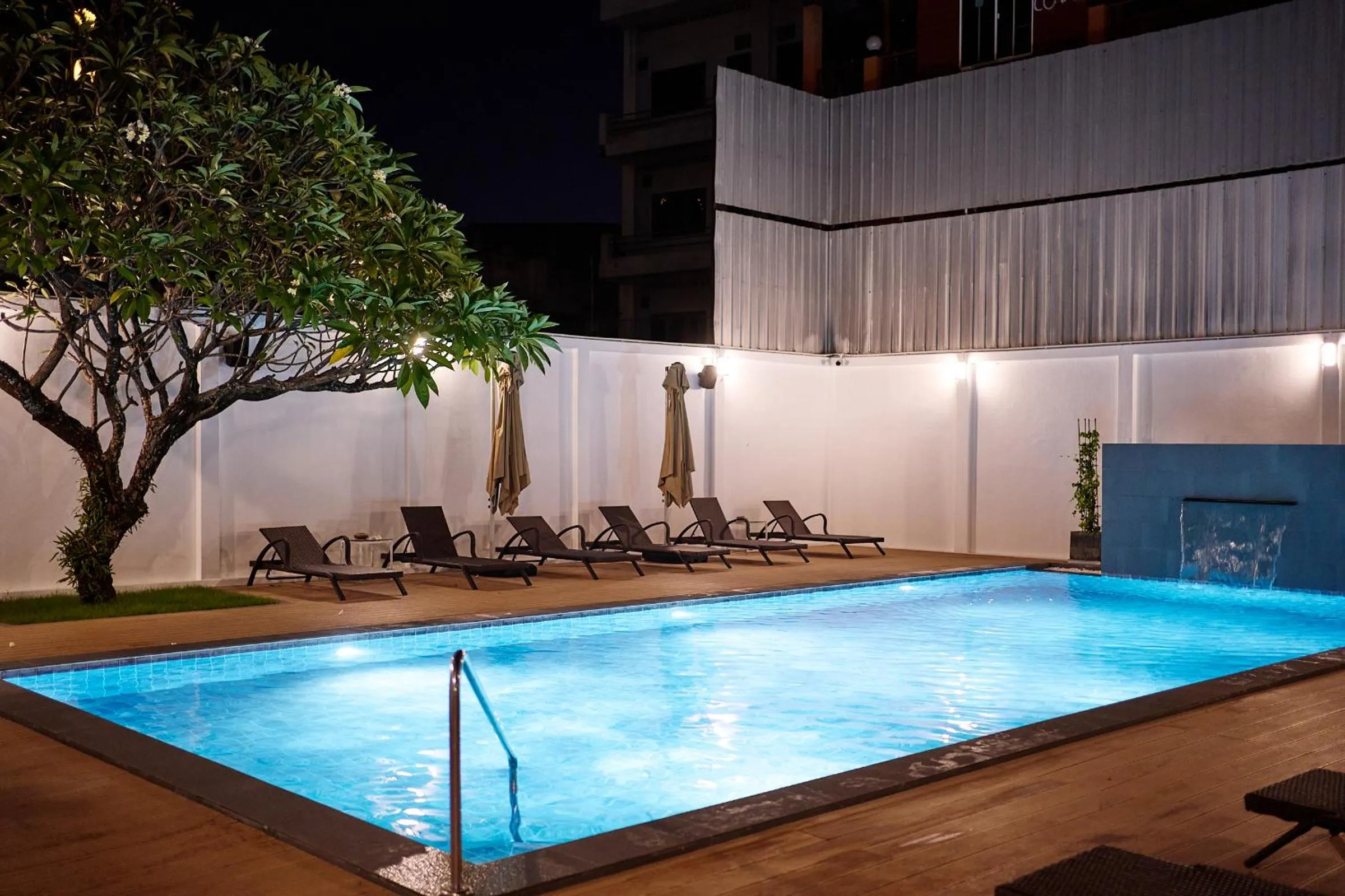 Swimming pool in Le Charme Vientiane Hotel