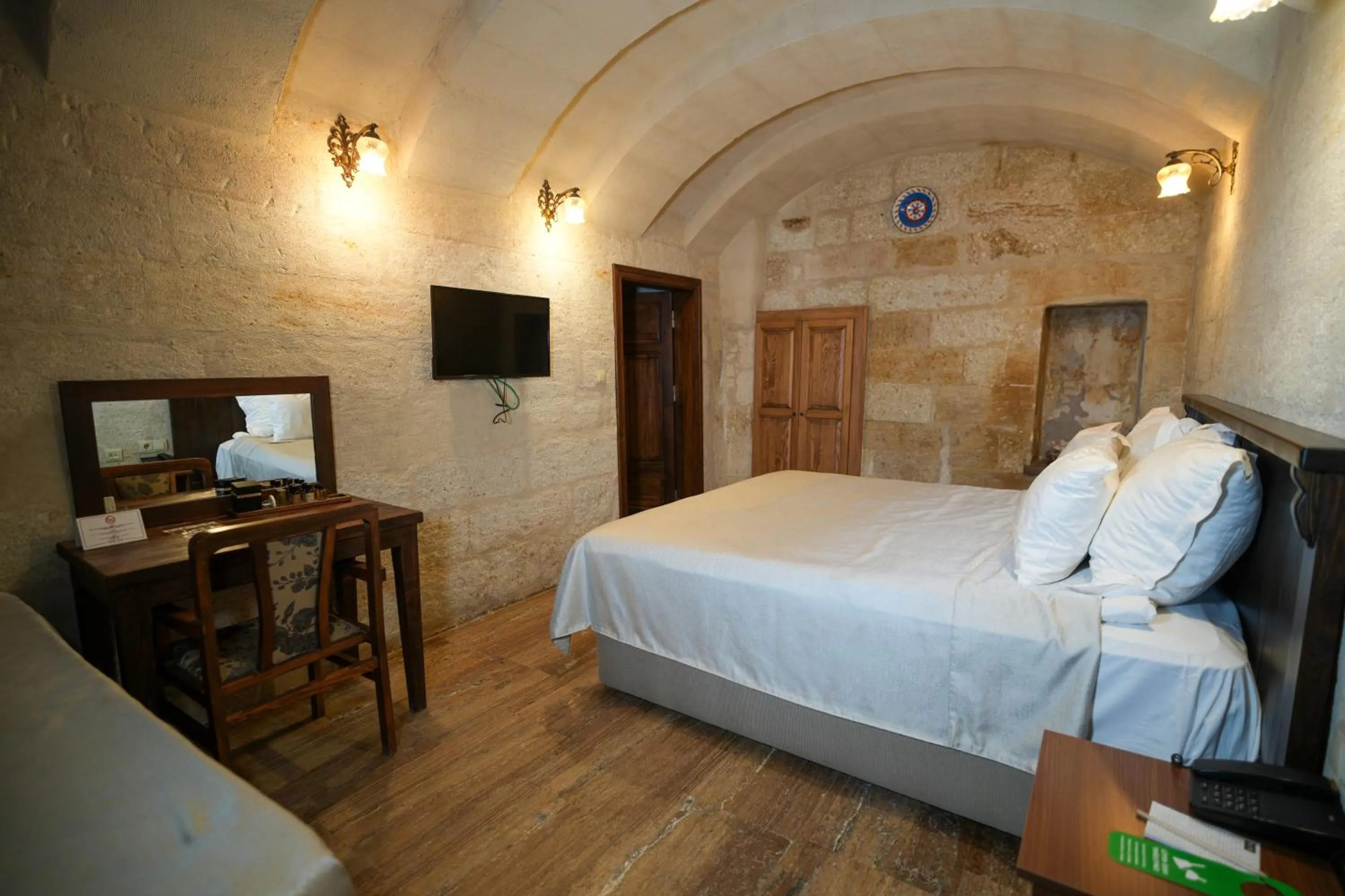 Photo of the whole room, Bed in Urgup Konak Hotel