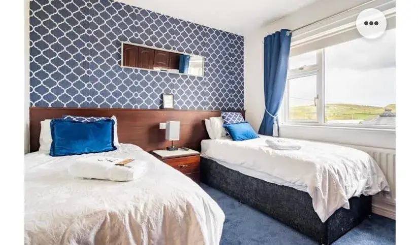 Twin Room with Shared Bathroom in Cullentra House Twin Room with Shared Bathroom in Cullentra House