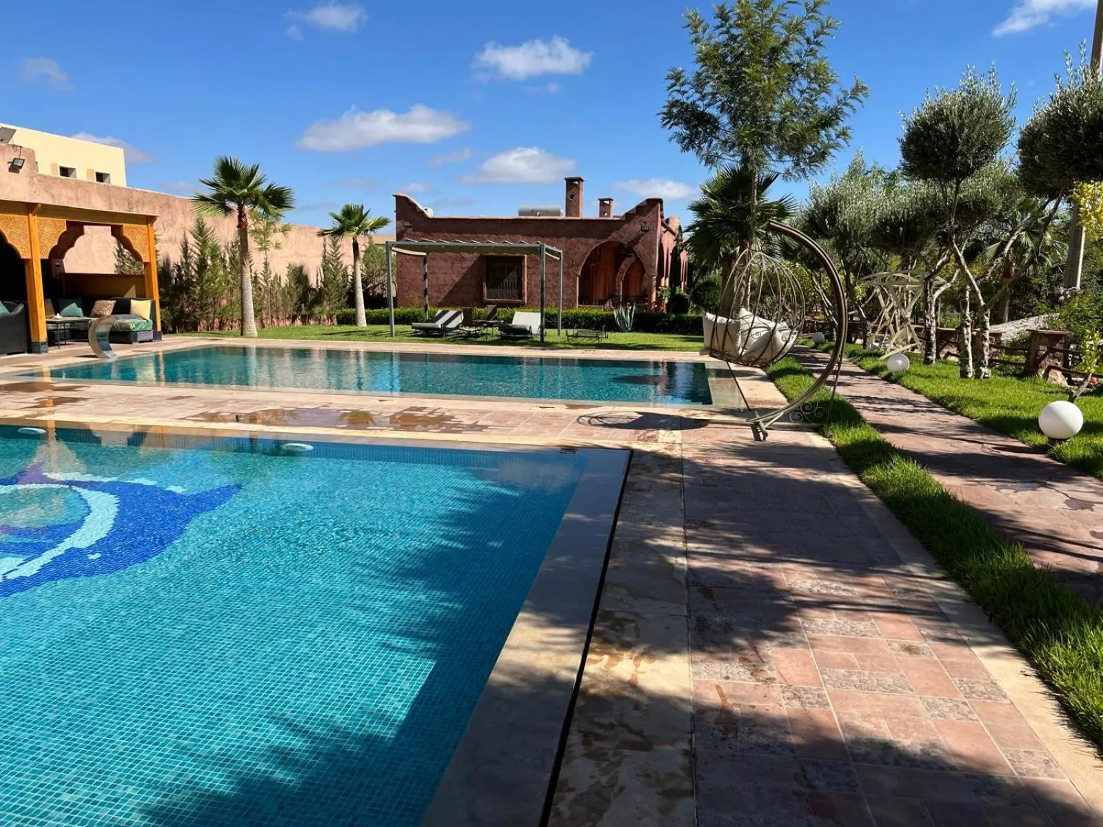 Swimming pool in Chez Mamouchthka