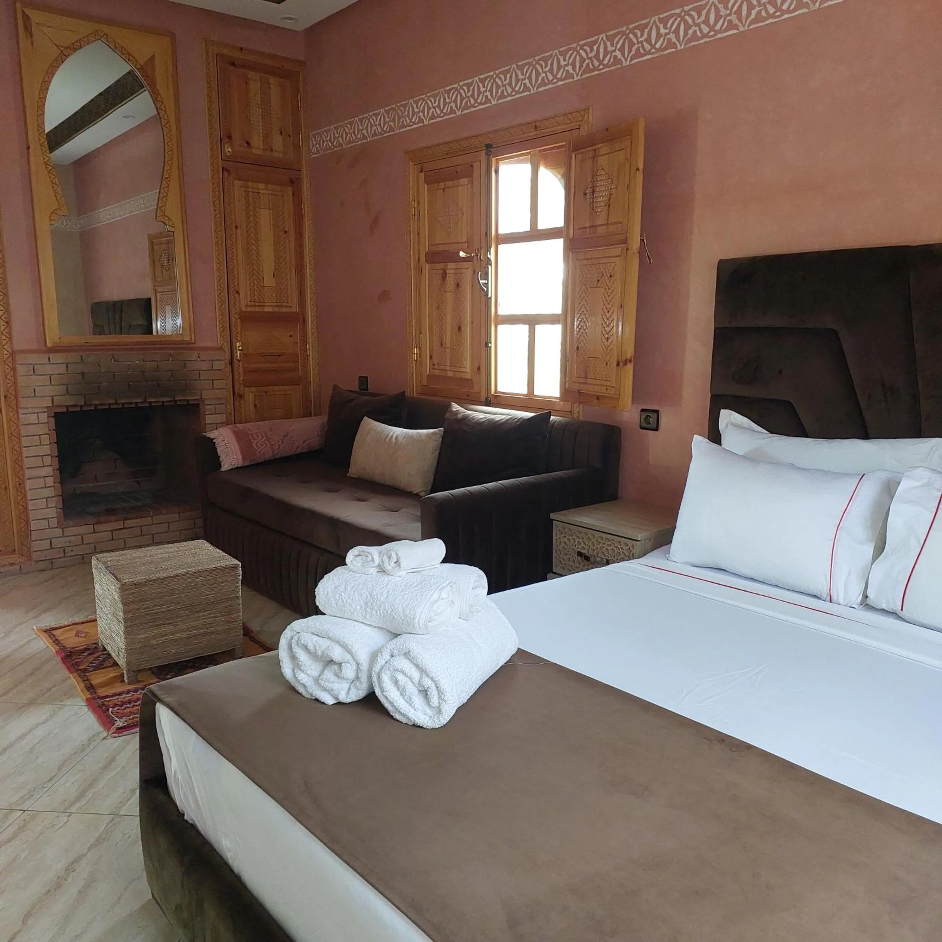 Bedroom, Bed in Chez Mamouchthka