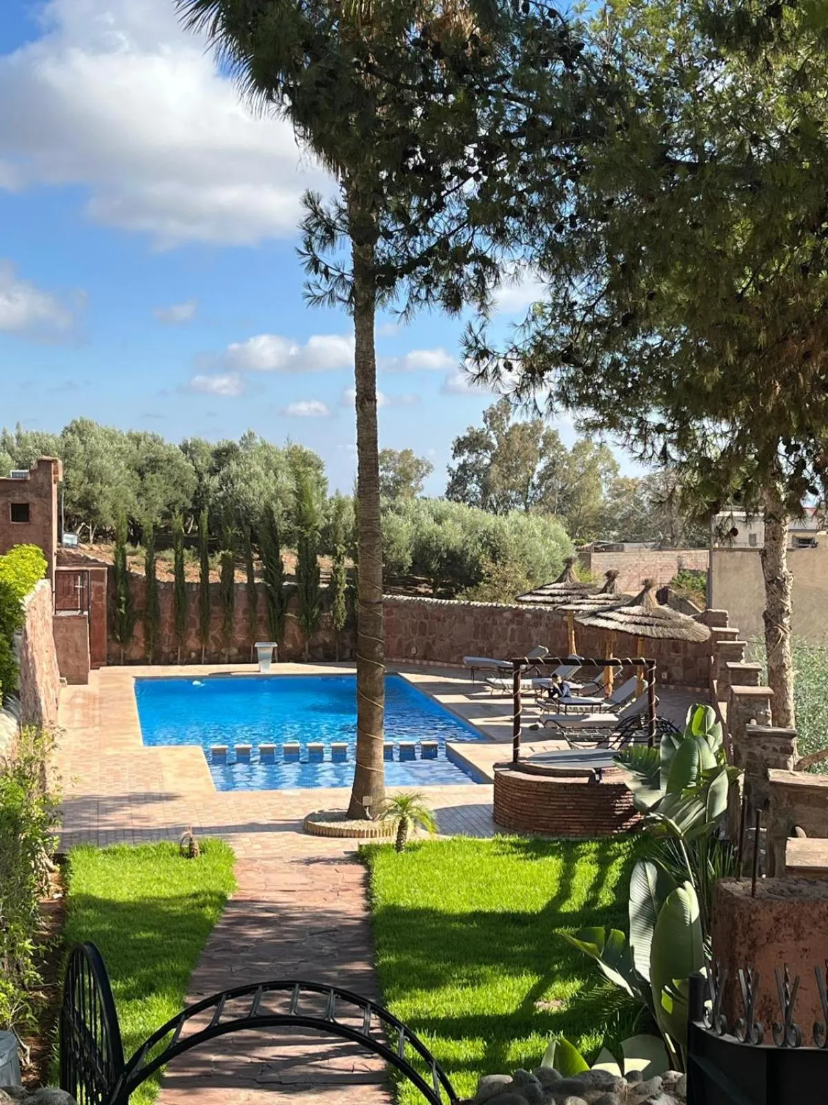 Swimming pool in Chez Mamouchthka