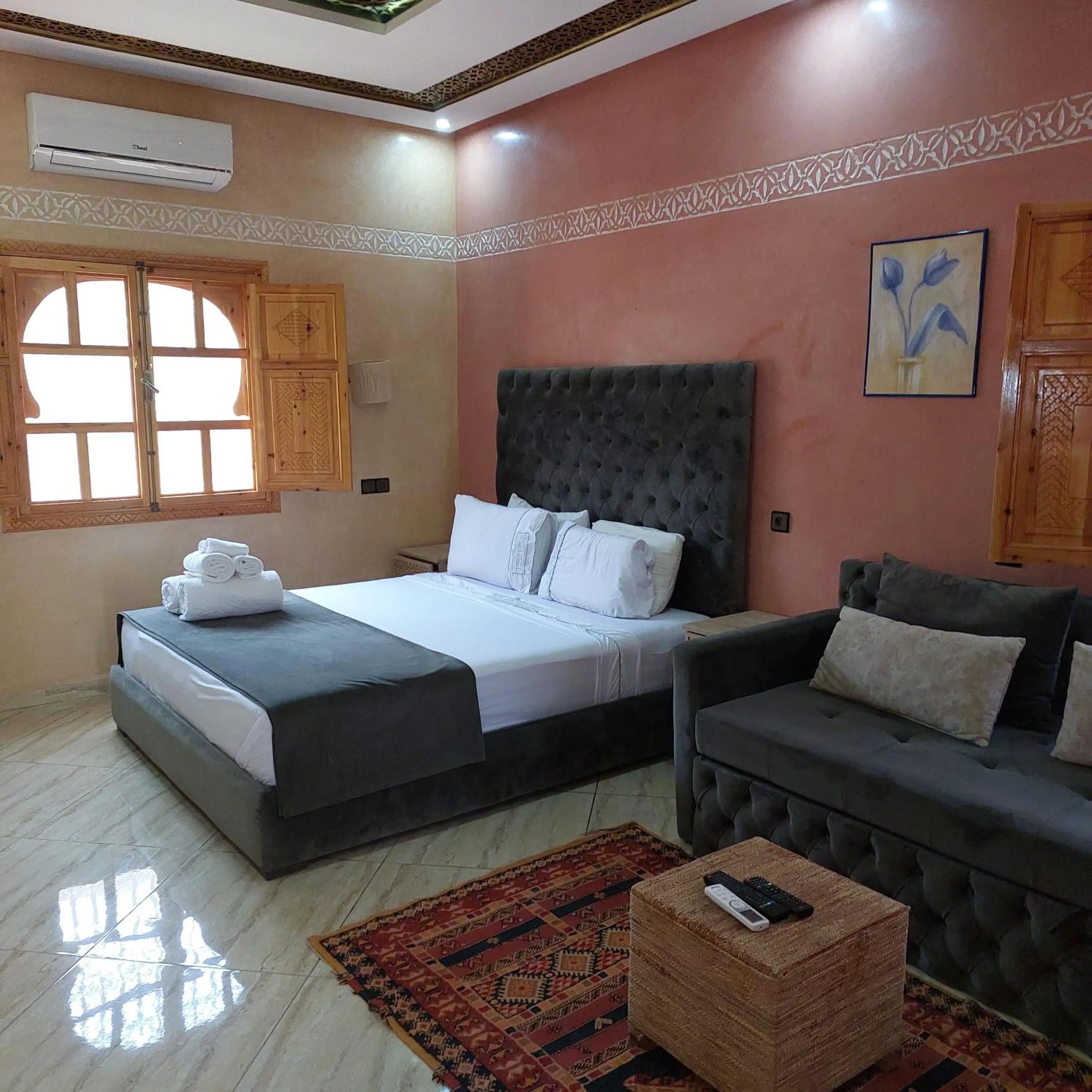 Living room, Bed in Chez Mamouchthka