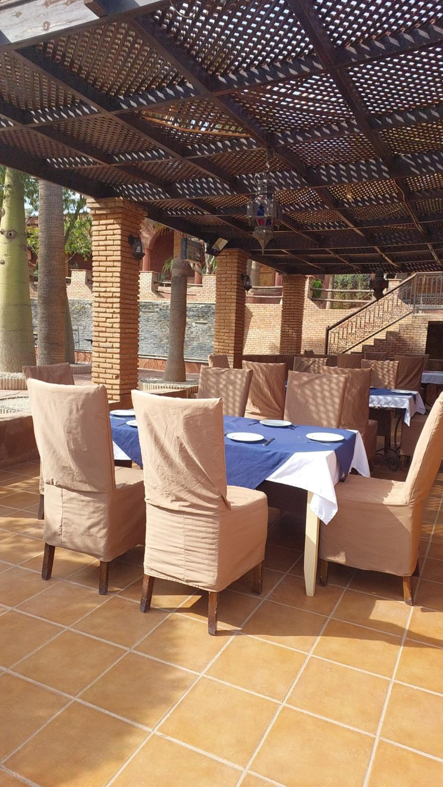 Restaurant/places to eat in Chez Mamouchthka