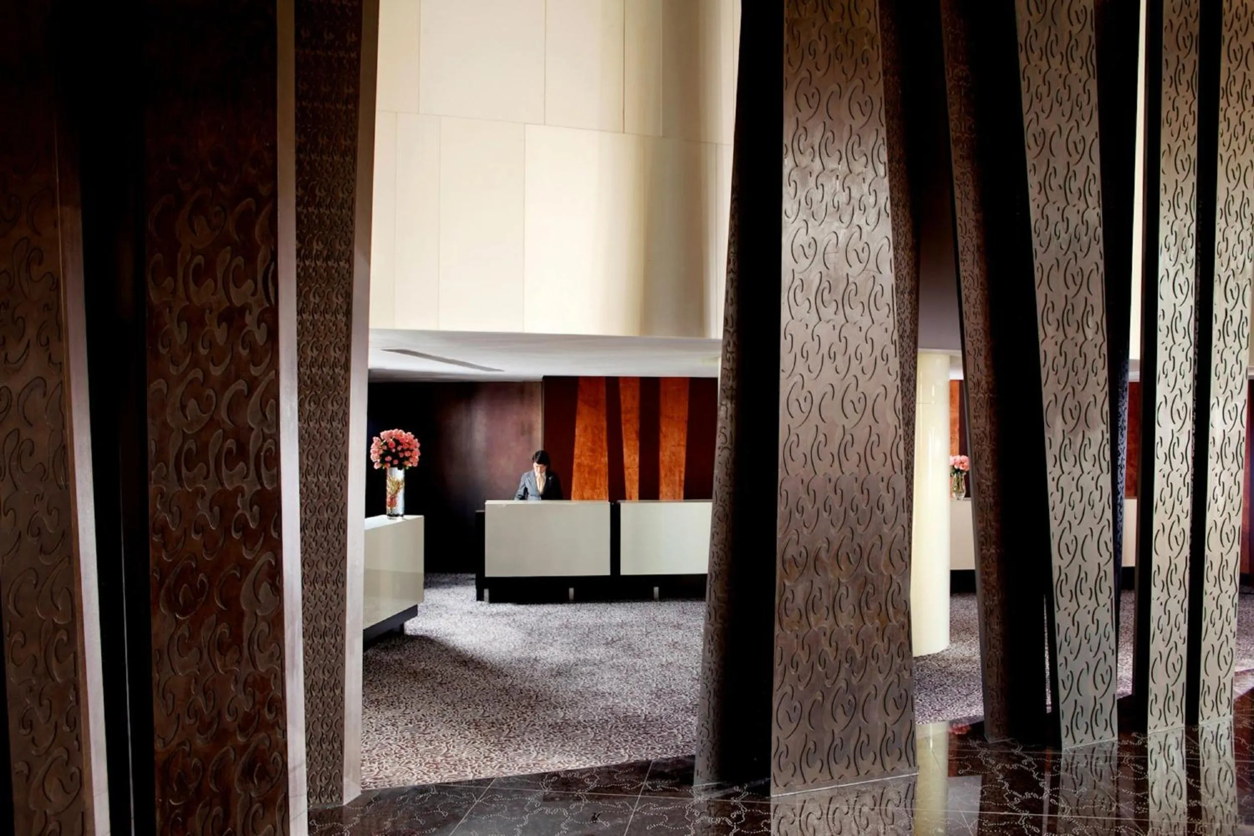 Lobby or reception, Bed in The Langham, Shanghai, Xintiandi