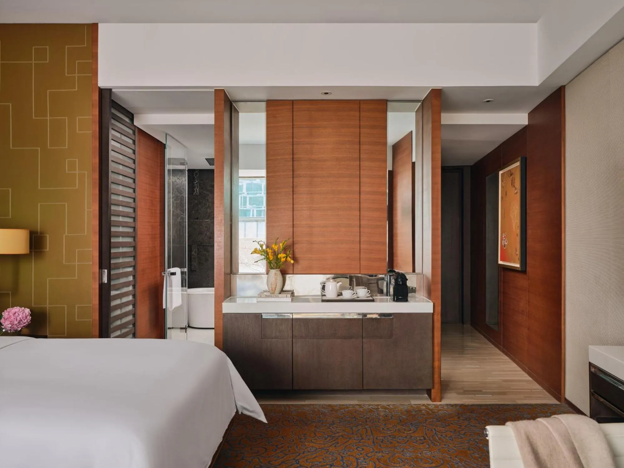 Bed in The Langham, Shanghai, Xintiandi