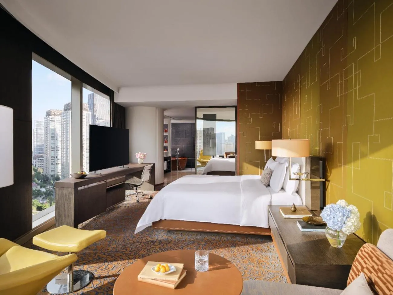 Bed in The Langham, Shanghai, Xintiandi