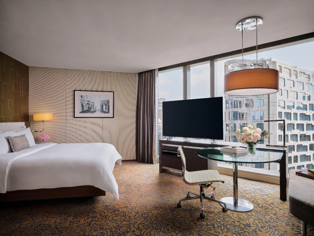 Bed in The Langham, Shanghai, Xintiandi