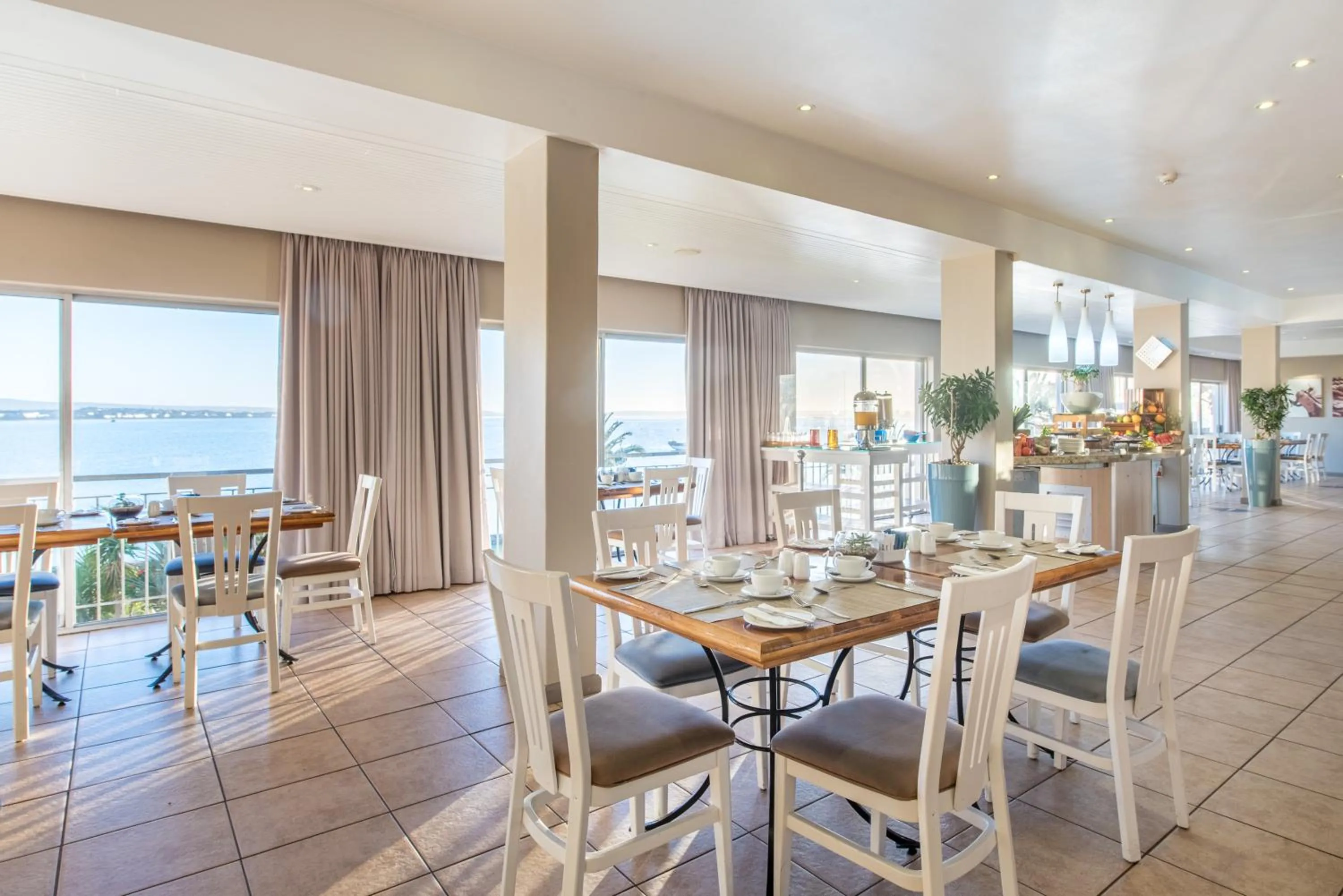 Restaurant/places to eat in Saldanha Bay Hotel