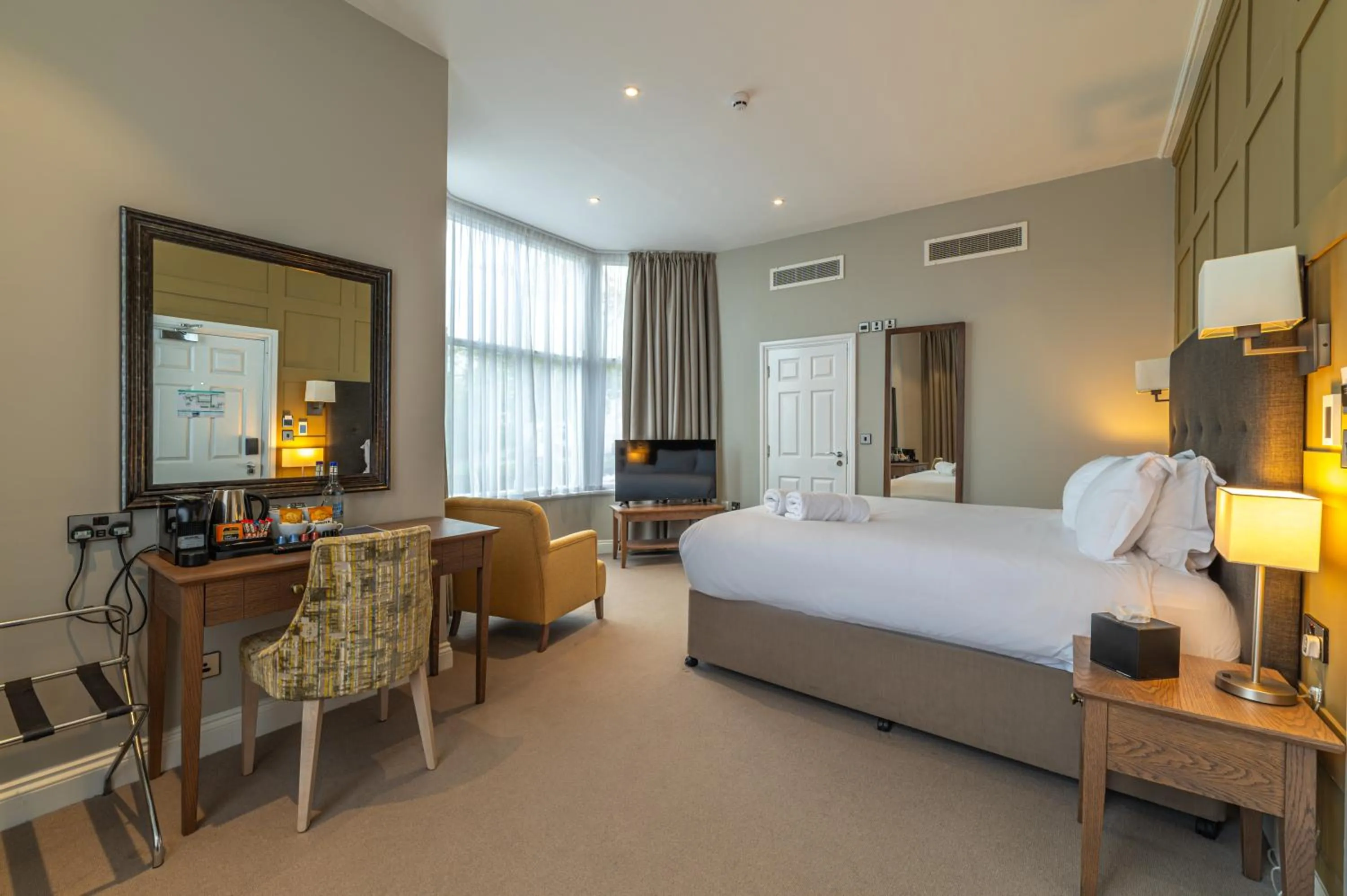 Photo of the whole room, Bed in The Ro Hotel Windermere