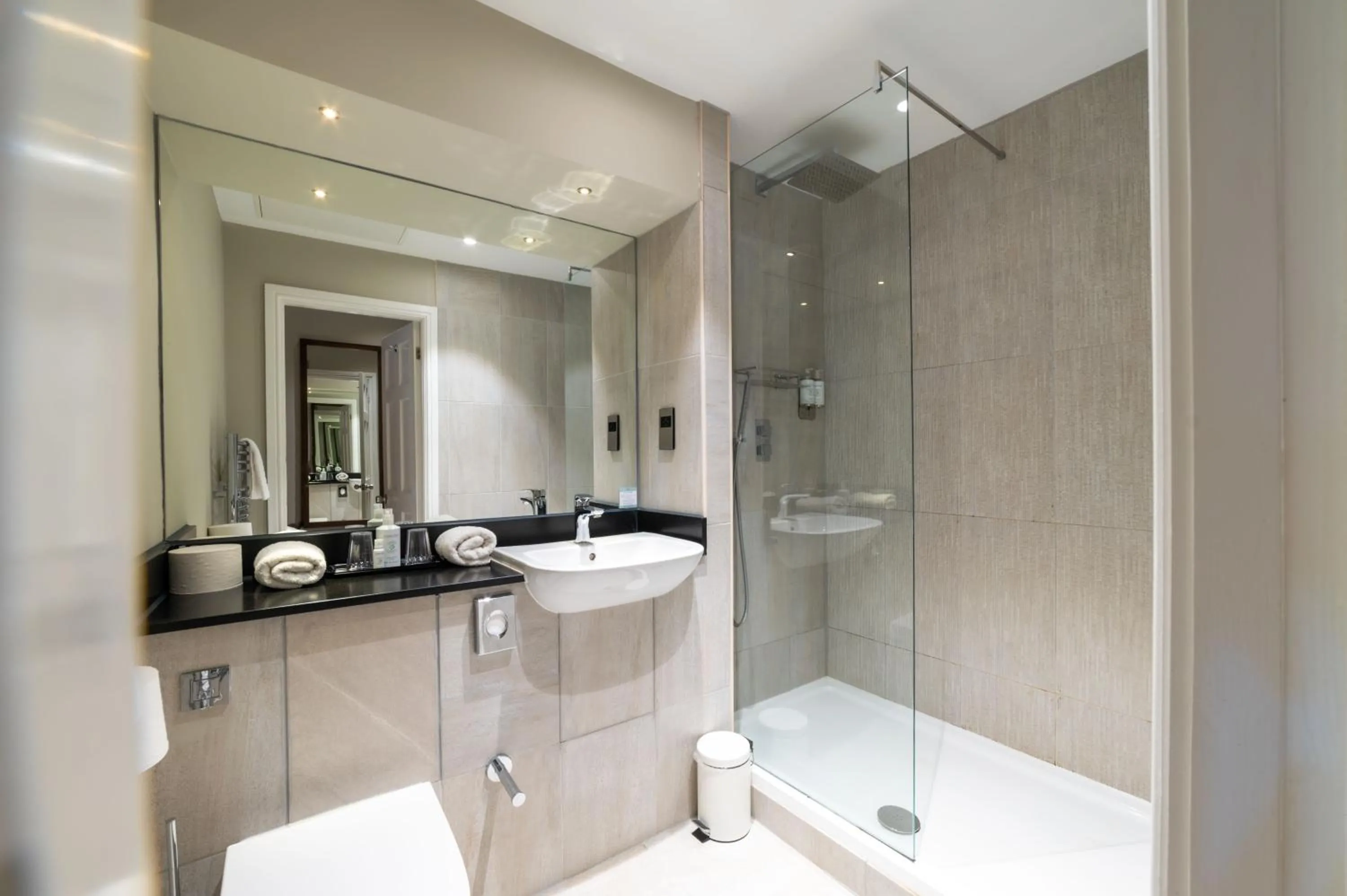 Shower in The Ro Hotel Windermere