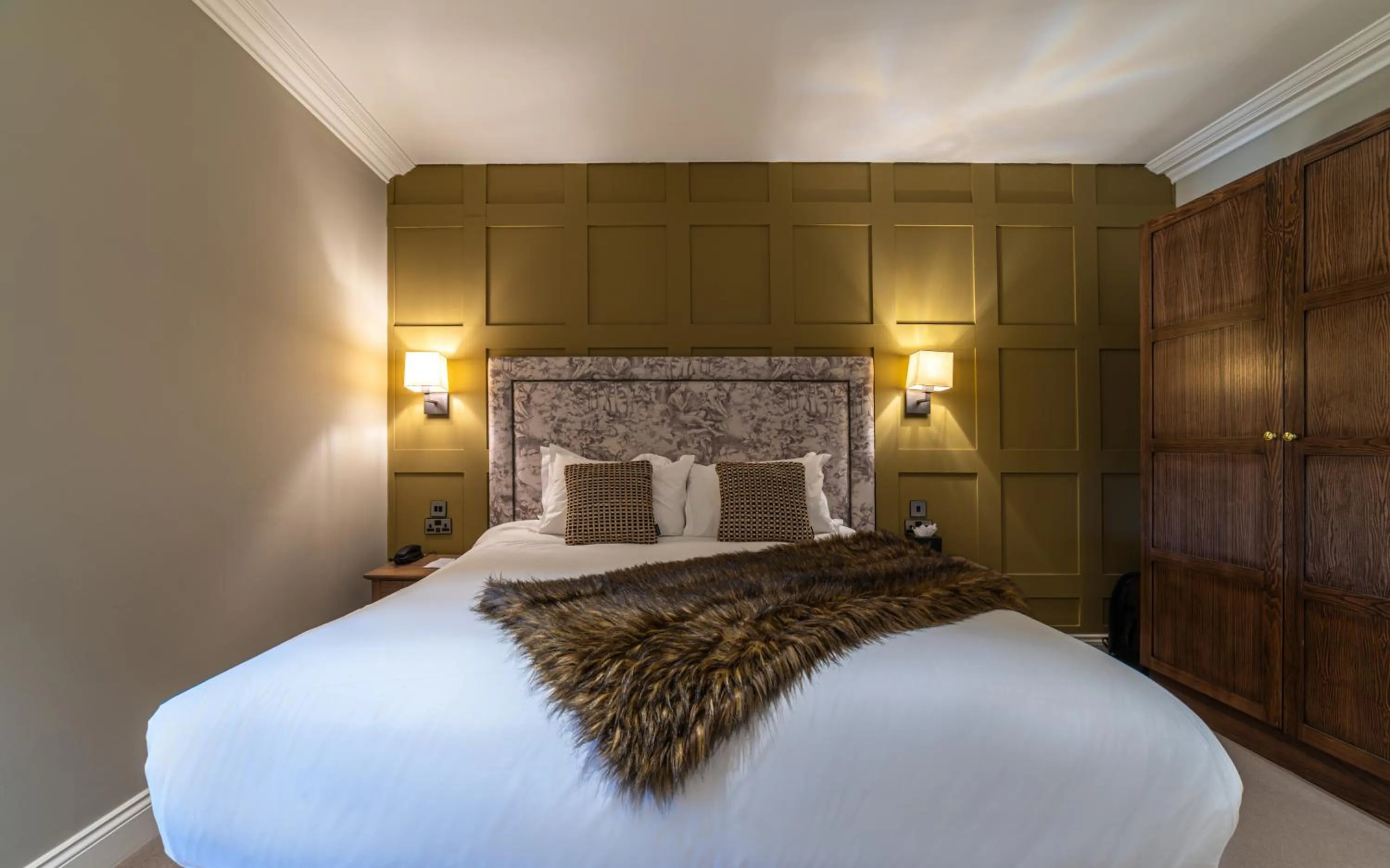 Living room, Bed in The Ro Hotel Windermere