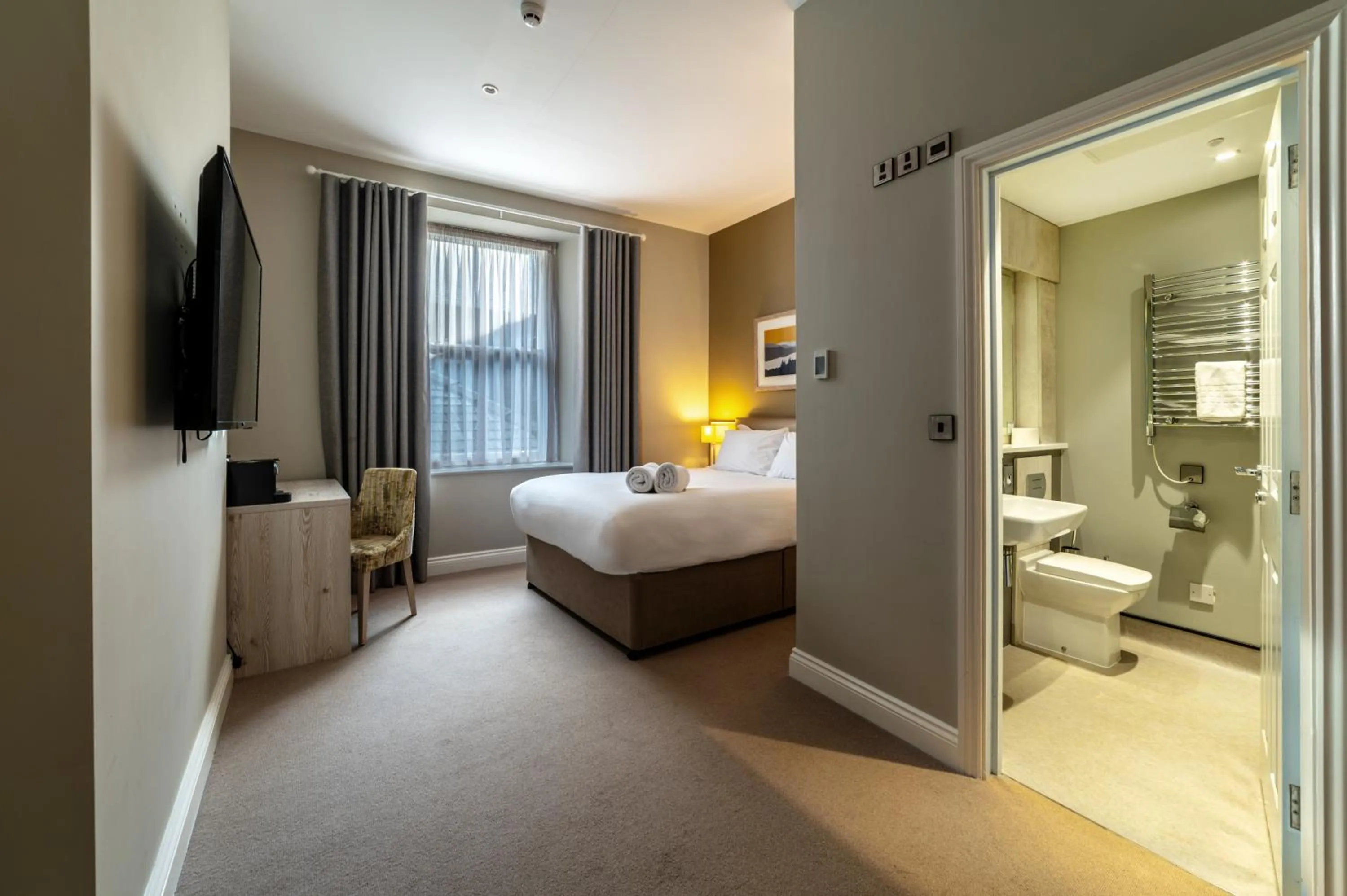 Bathroom, Bed in The Ro Hotel Windermere