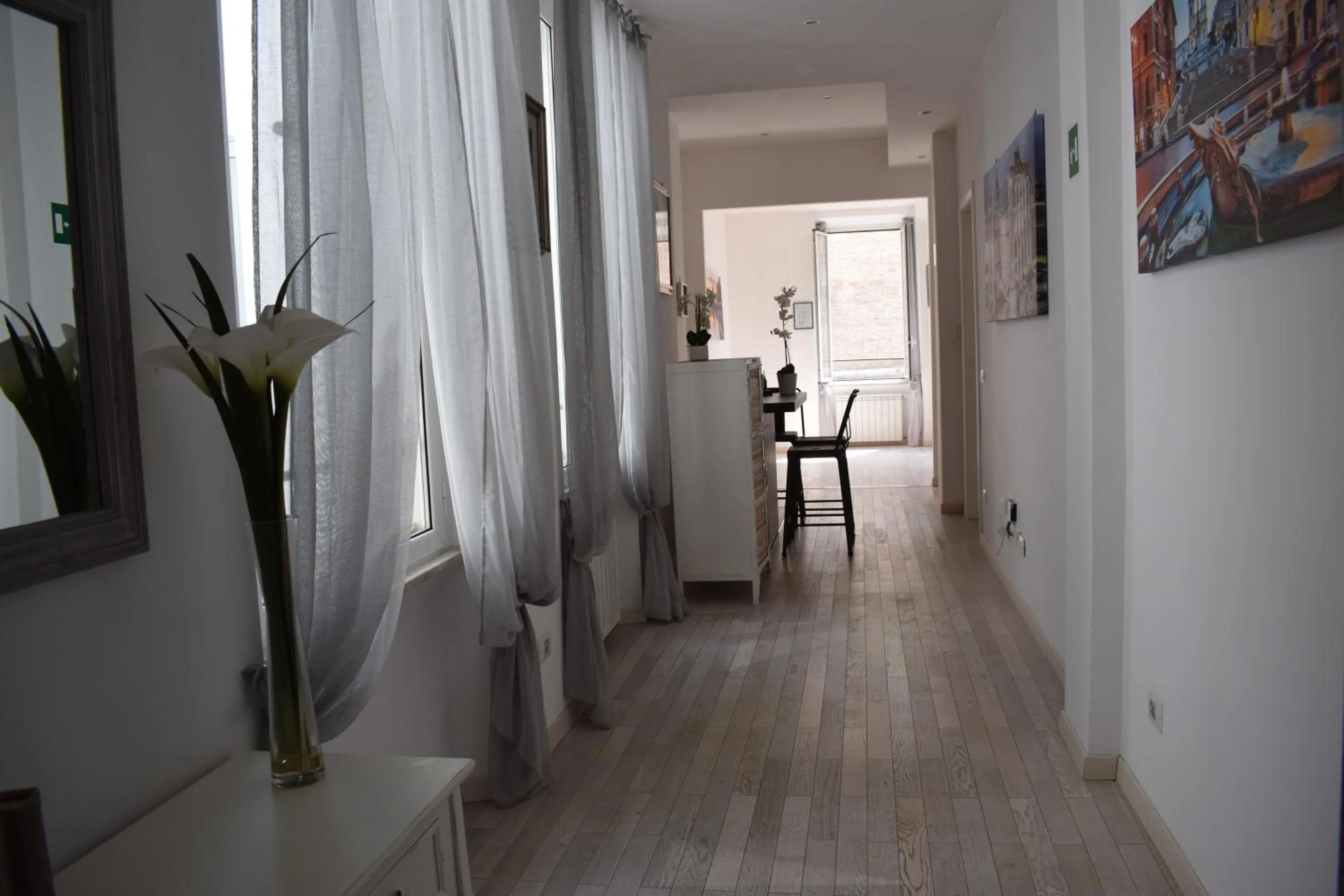 Communal lounge/ TV room in My Bed Vatican Museum