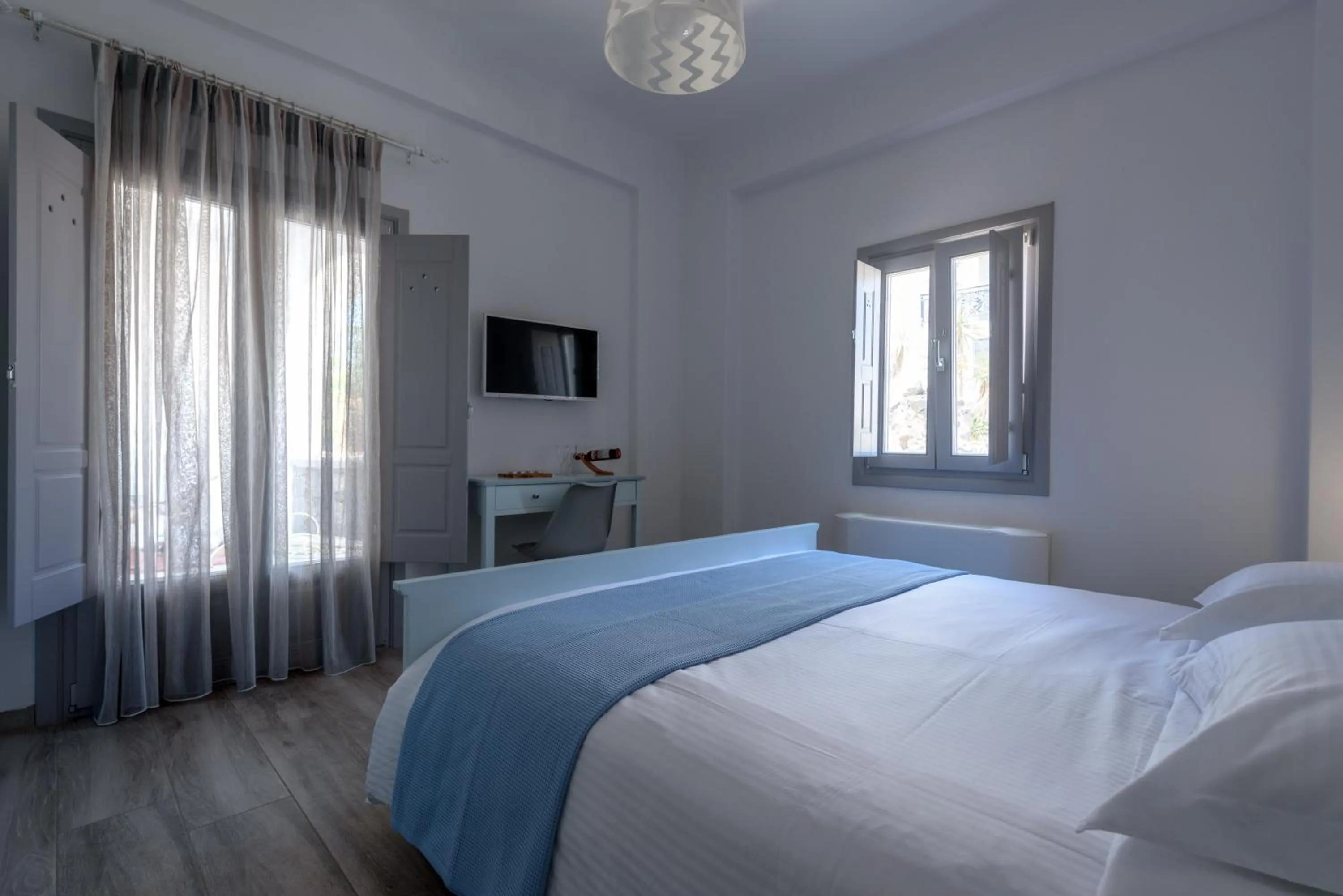 Bedroom, Bed in Ikies Santo Filoxenia Apartments