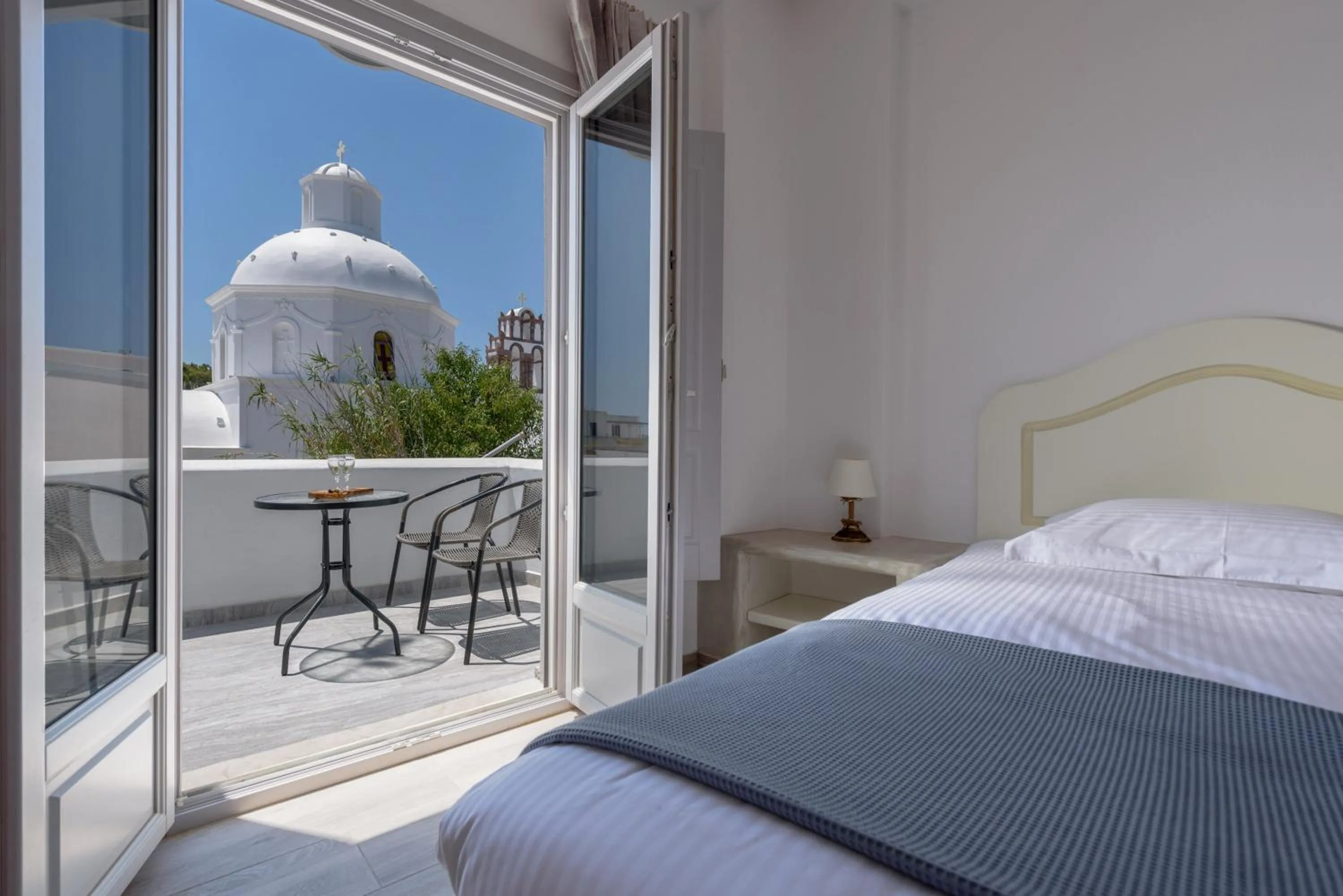 Nearby landmark, Bed in Ikies Santo Filoxenia Apartments