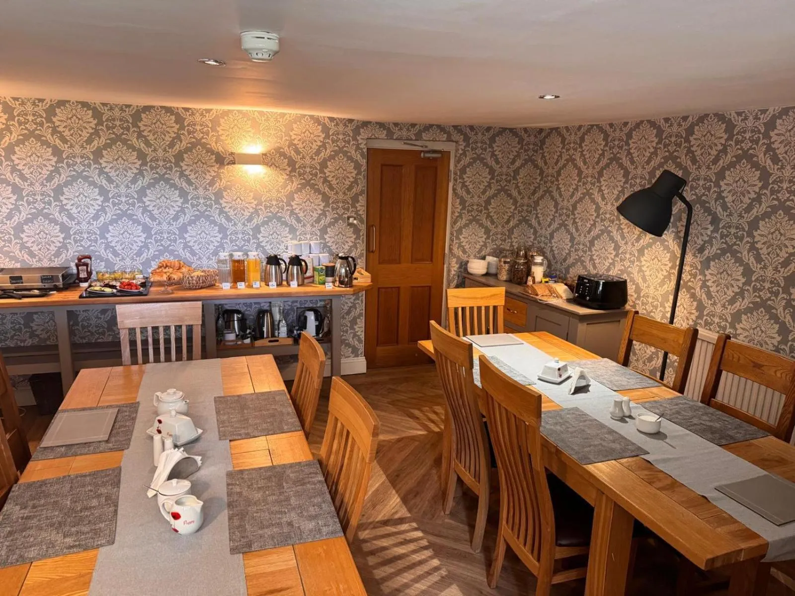 Breakfast in Regency House