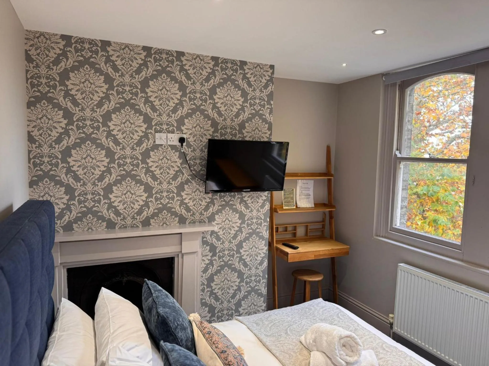 Bedroom, Bed in Regency House