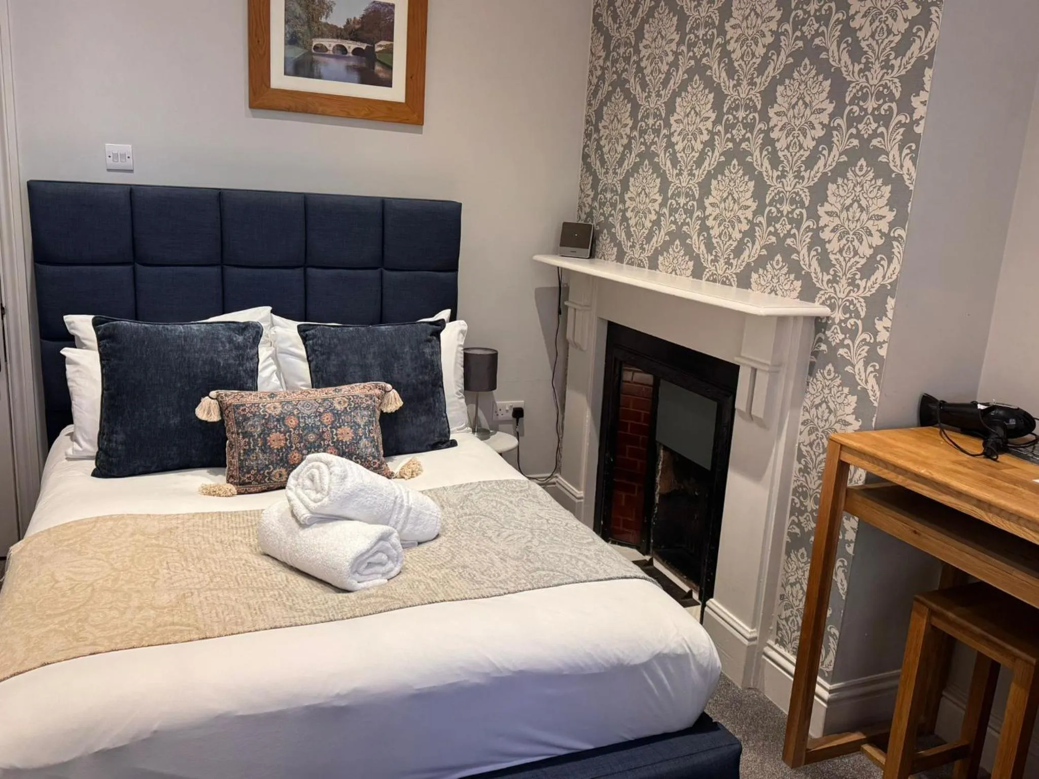 Bedroom, Bed in Regency House