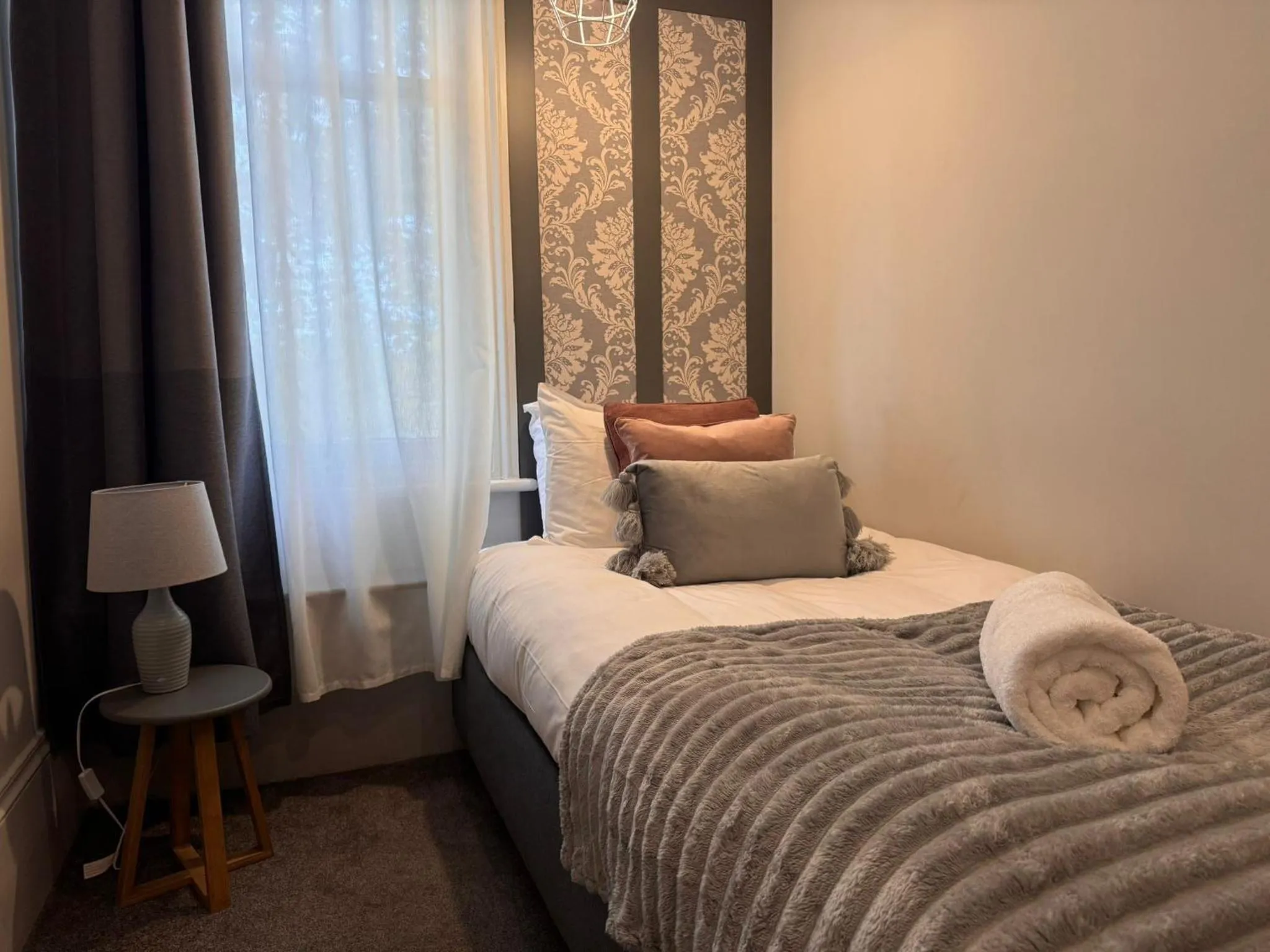 Bedroom, Bed in Regency House