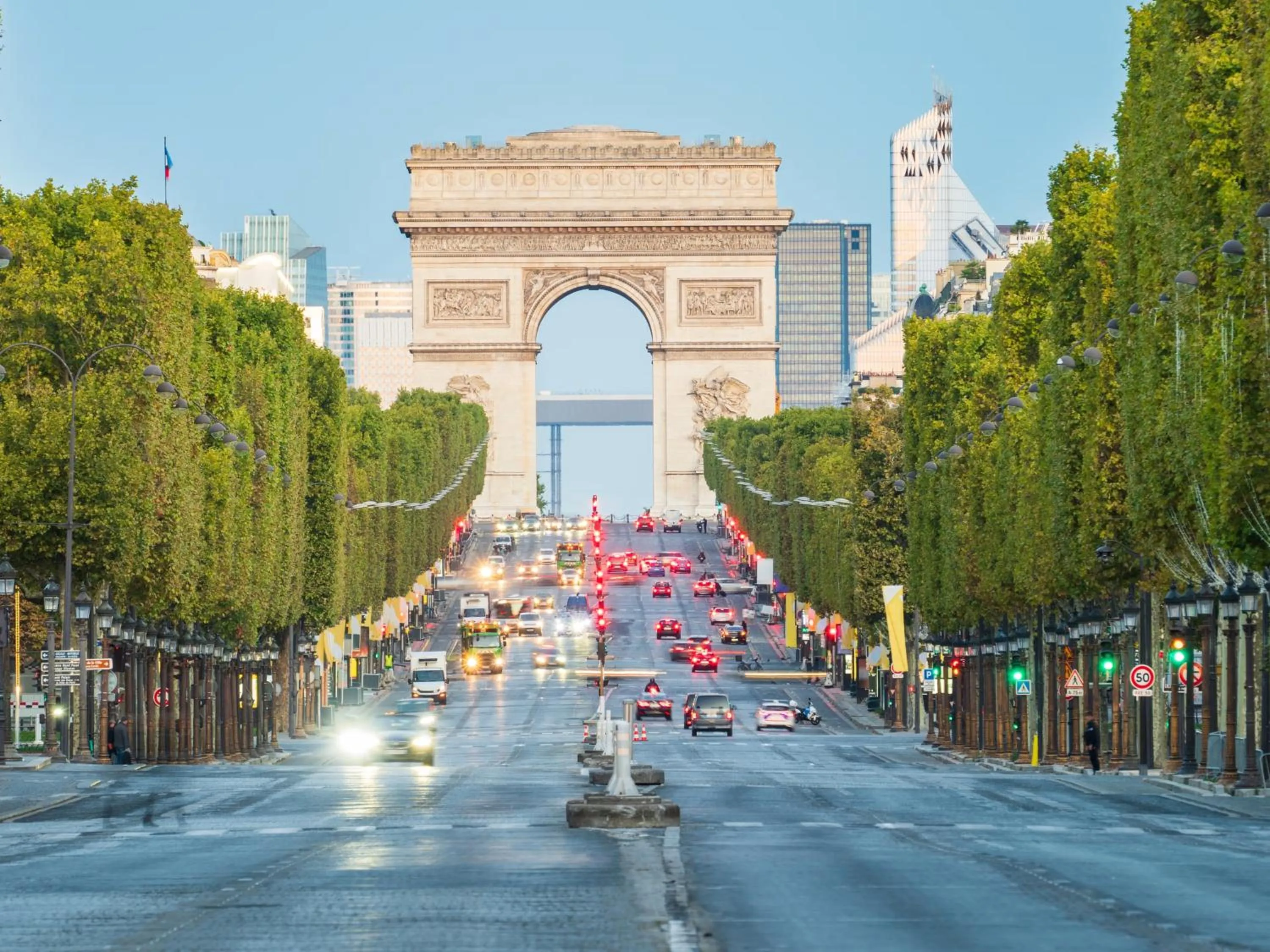 Street view in WS Champs Elysées - Ponthieu