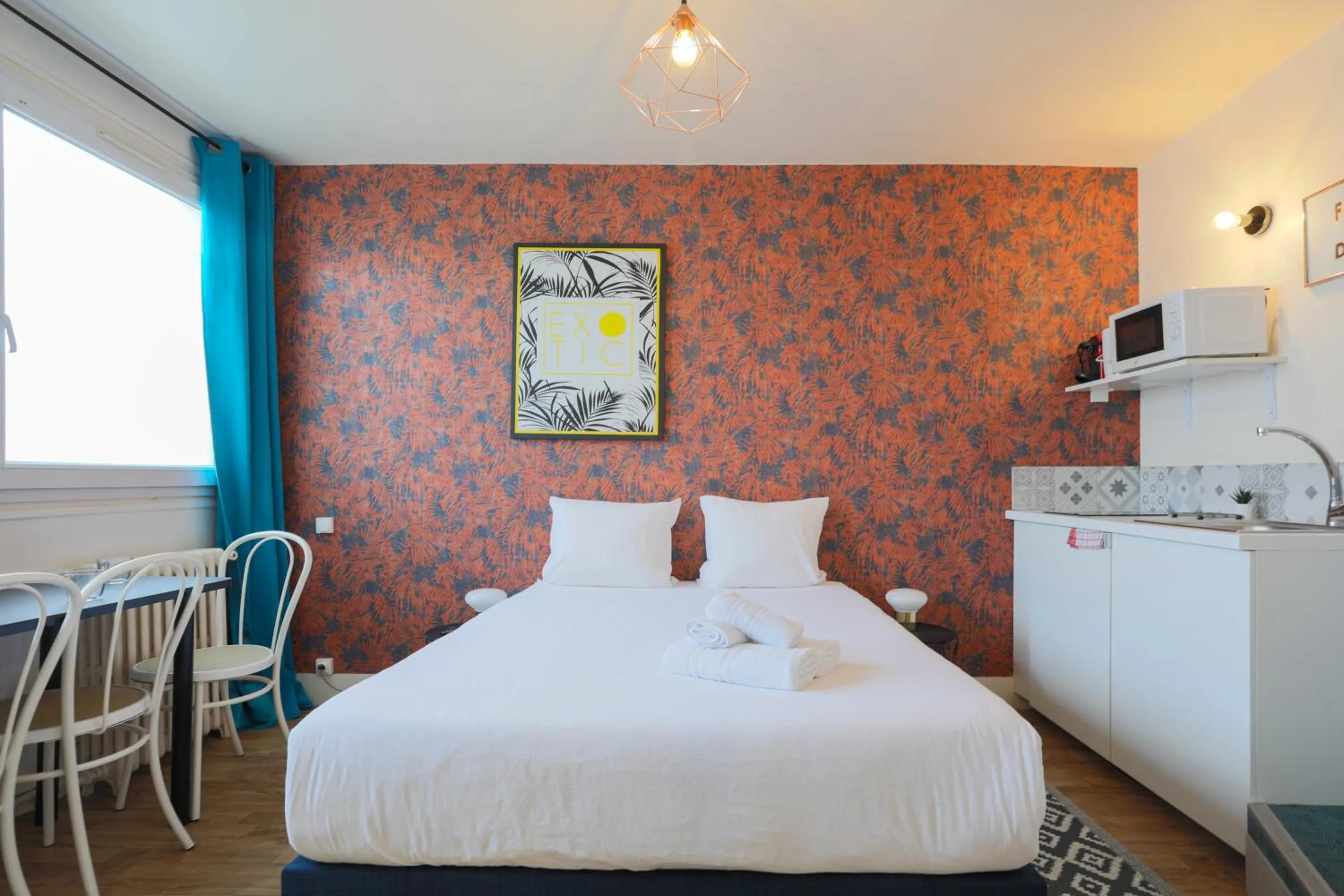 Bed in WS Champs Elysées - Ponthieu