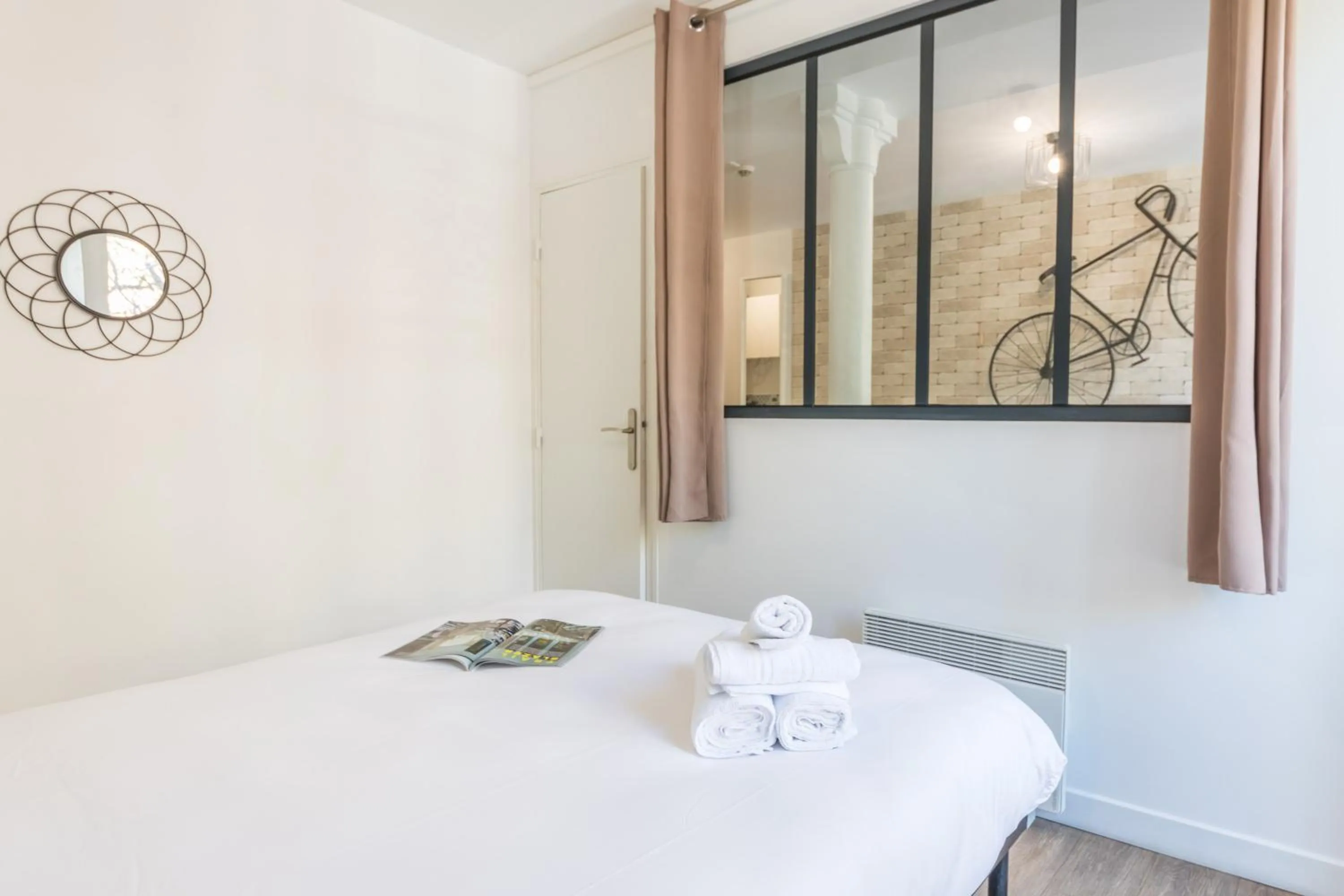 Bedroom, Bed in WS St Germain - Quartier Latin