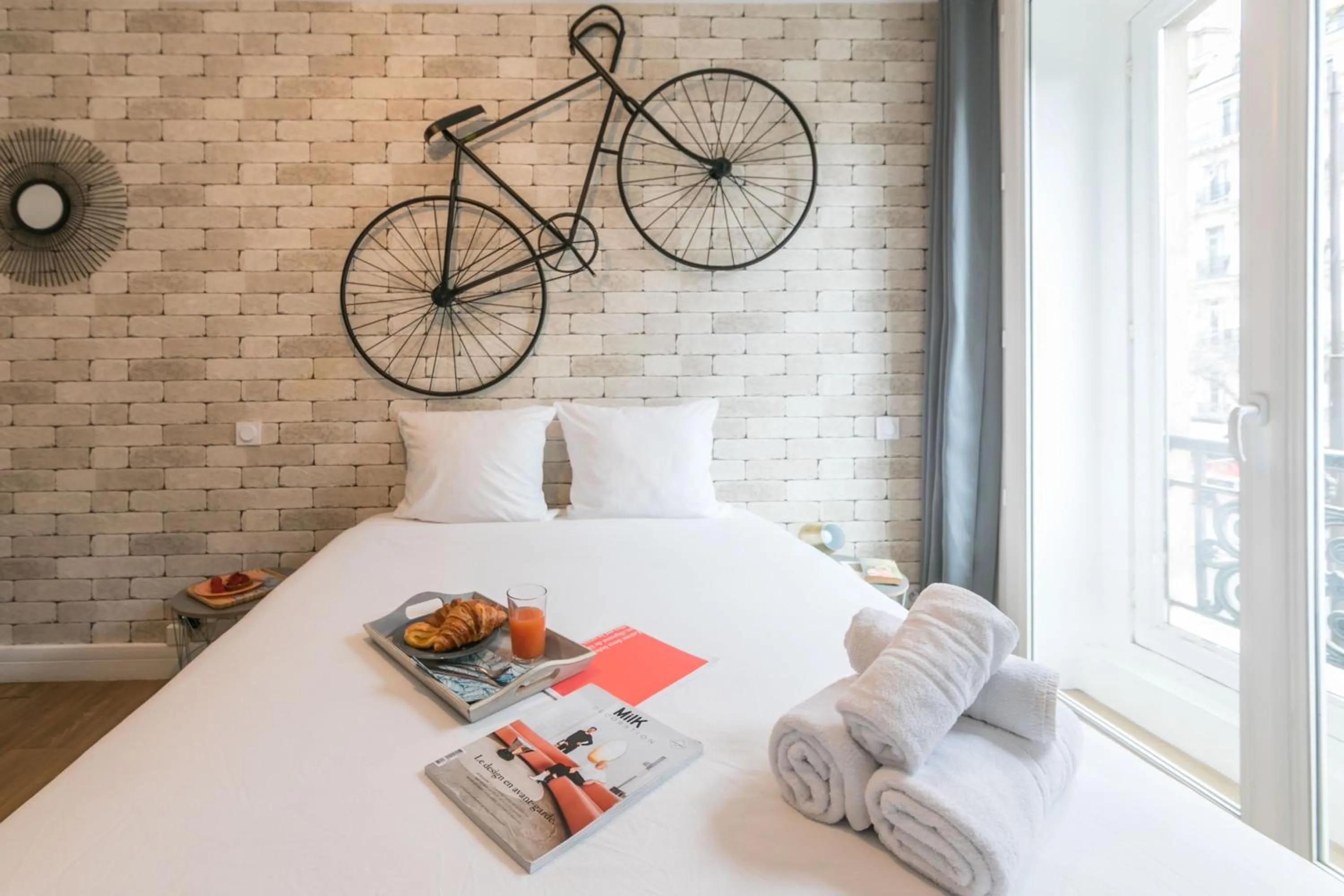 Living room, Bed in WS St Germain - Quartier Latin