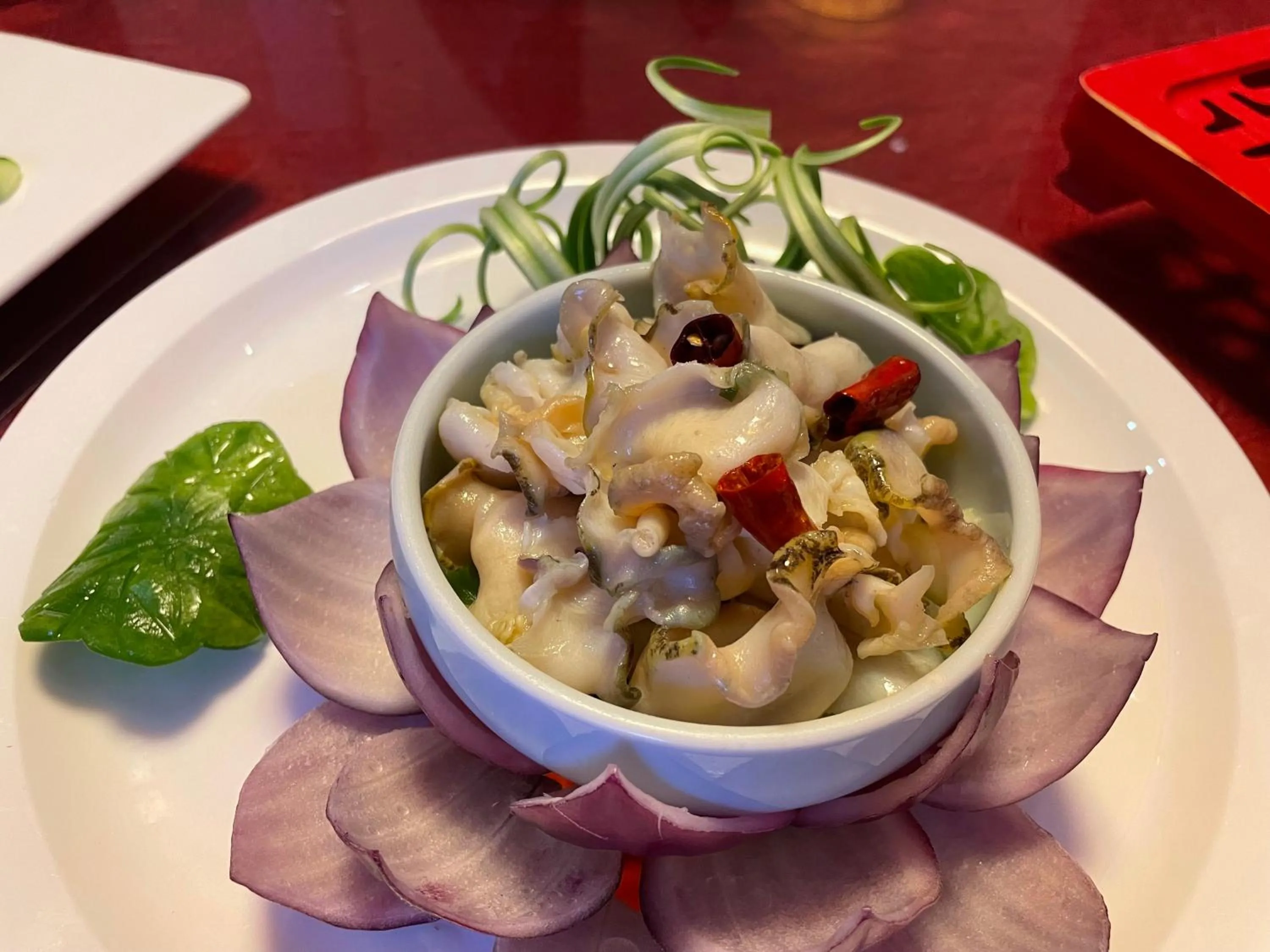 Restaurant/places to eat in Crowne Plaza Yantai Sea View by IHG